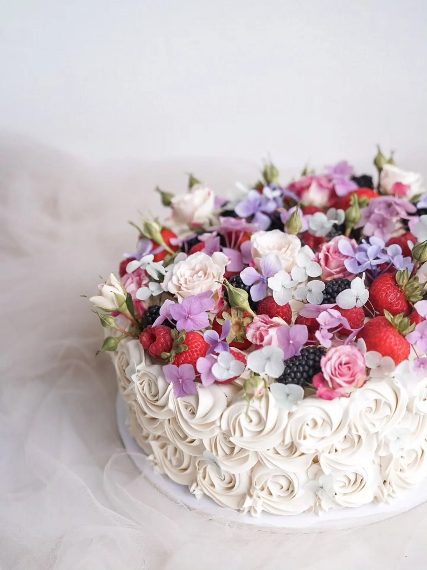 Came for the cake, left with allllll the colours 😌