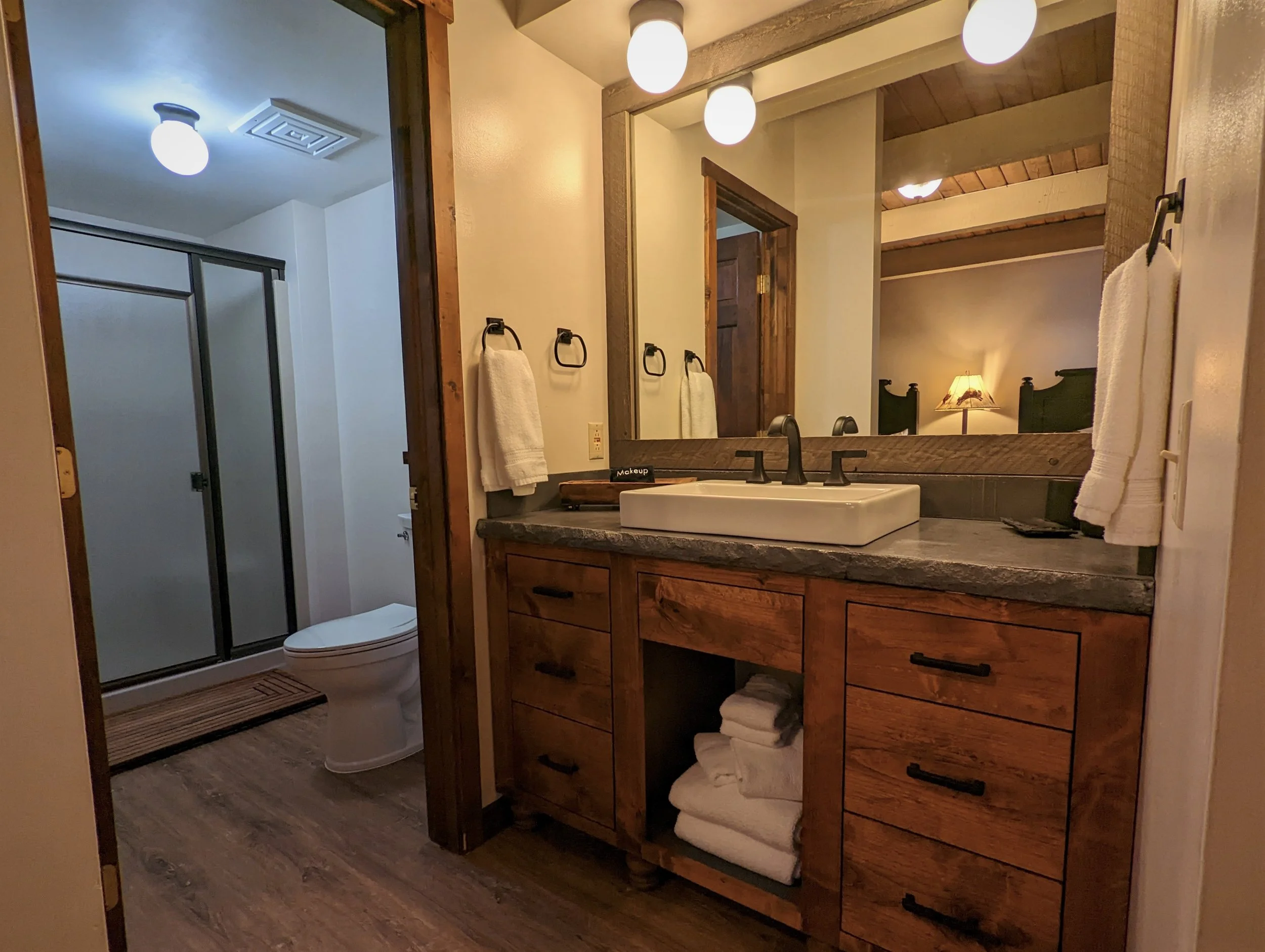 PXL_20221212_203241883 (2).jpg