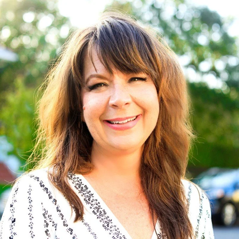 Headshot of Rayne Martin