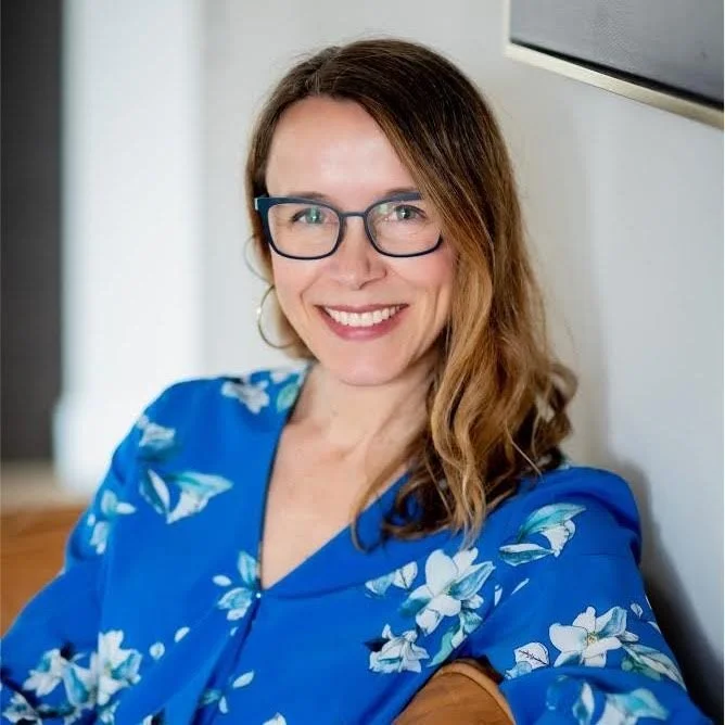 Headshot of Teresa Vozza