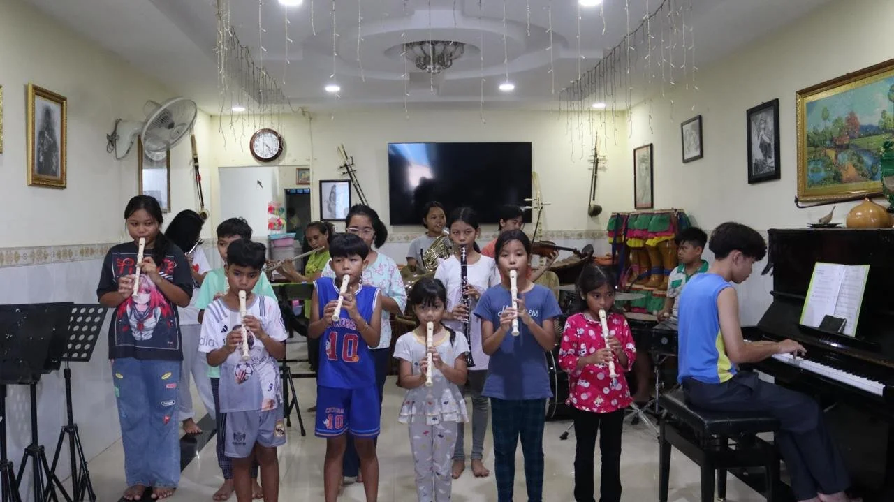 RECORDERS Foster Home, Cambodia