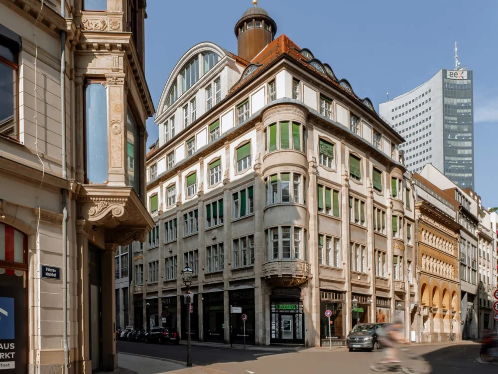 Das Schrödterhaus von außen, Ecke Neumarkt