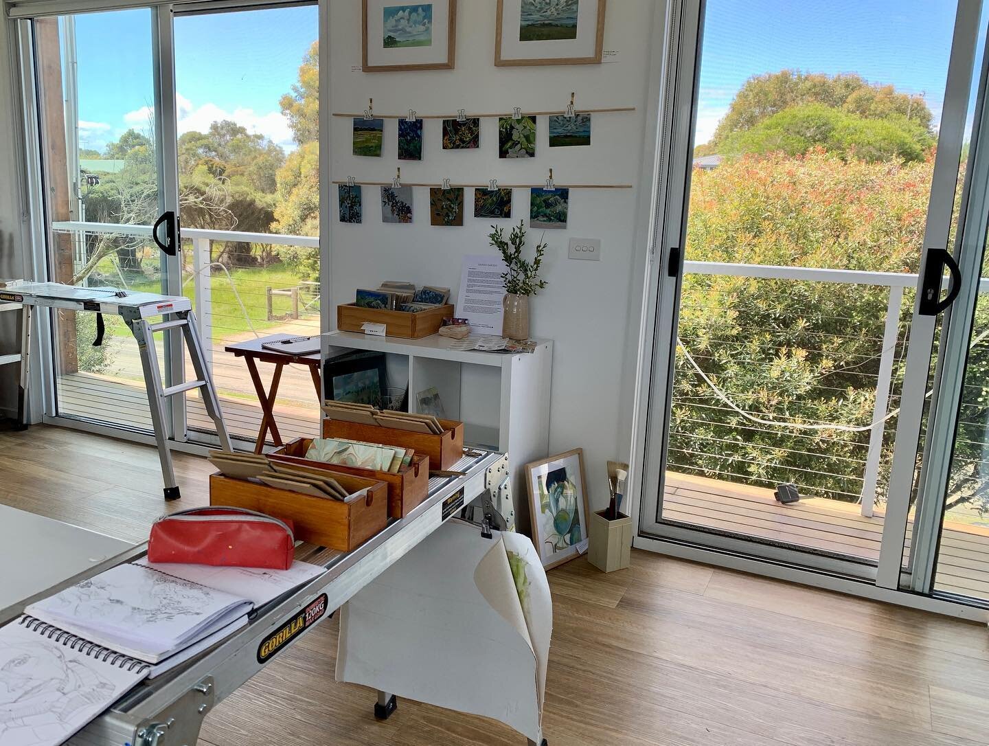 It&rsquo;s so lovely to have visitors at the studio today. Thankyou : )
Studio open today and tomorrow 10am-4pm.
Details can be found here on all the artists and galleries in the art connect south Gippsland art trail&hellip;
 

https://visitsouthgipp