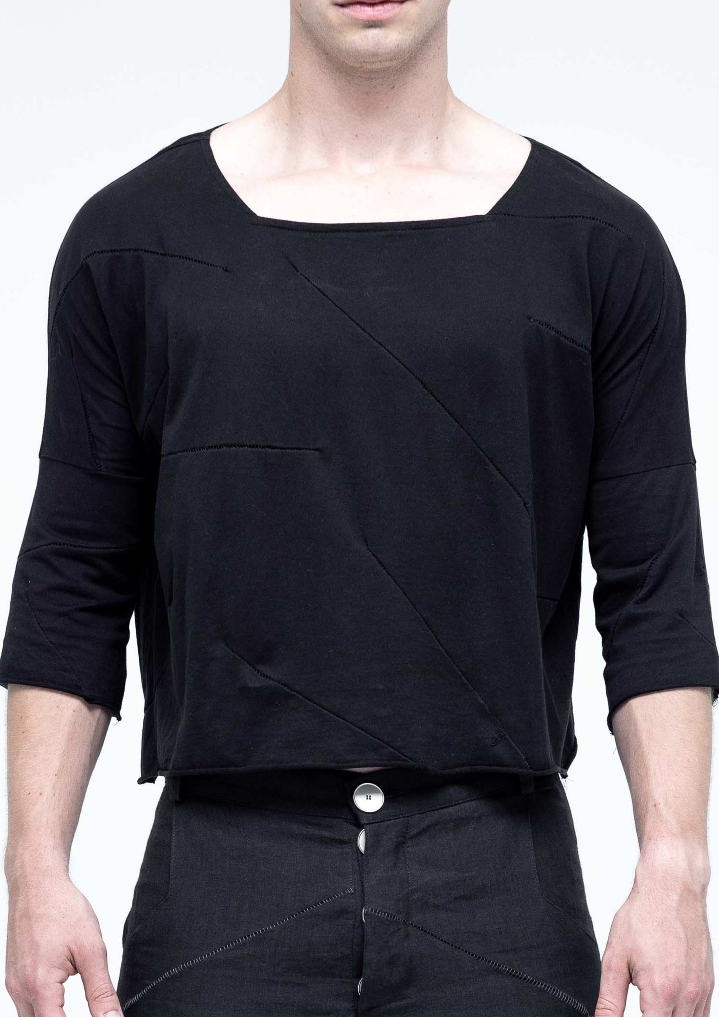 Leo Shirt Details.png