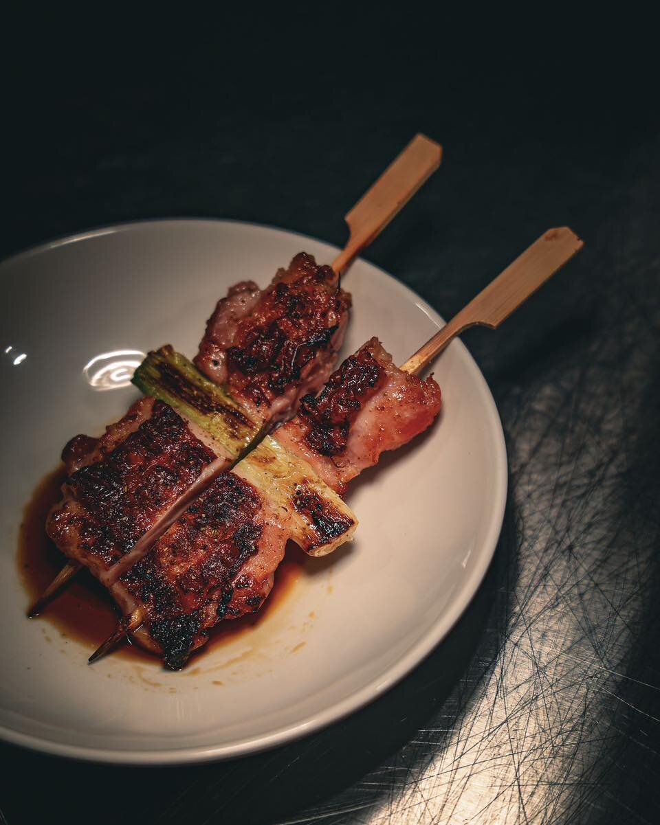 CHICKEN SKEWERS, AGED SHOYU 

Chicken thighs cooked over charcoal, served with raw barrel aged soy sauce. 

Marushima Nama Shoyu is fermented at least 1 year in 100 year old Kioke wooden barrels on a small island in Japan's inland sea

Simple but 🤌?