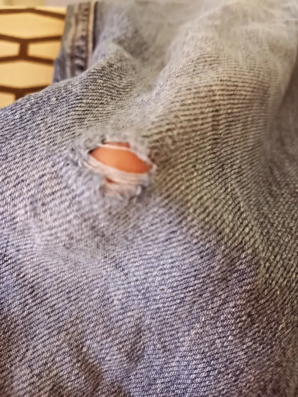 Wondering what type of childcarer I am?

Here you have the proof ⬆️😭😂 Third trousers I rip this year.. 

Yes.. I am the one playing around with them, crawling, jumping like a frog, running and hopping like a bunny😬

I need to buy joggers...
😅

#m