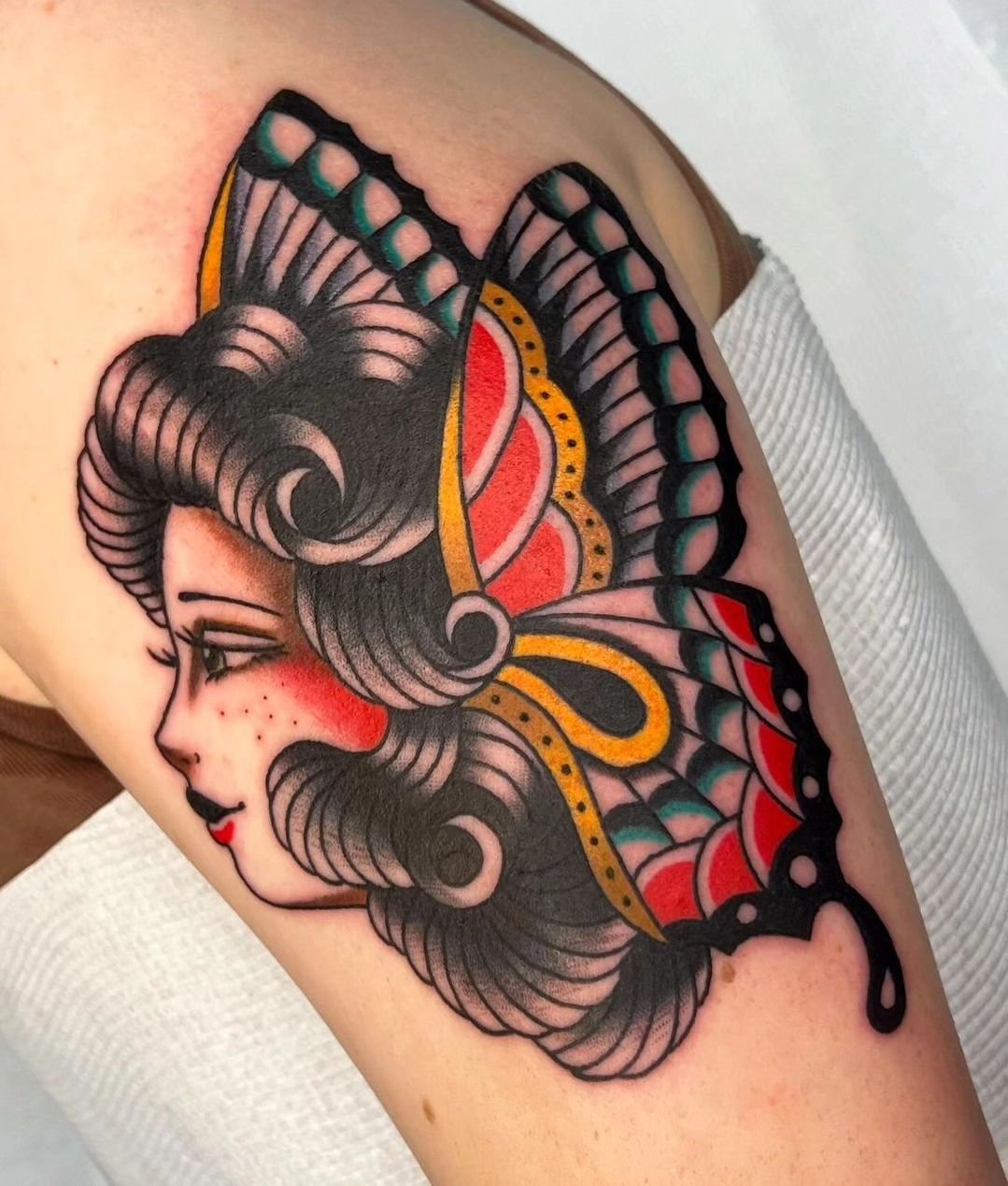 Beautiful Butterfly Lady by @jospasarotattoo

To book with Jo, email her at jospasarotattoo@gmail.com or contact the shop