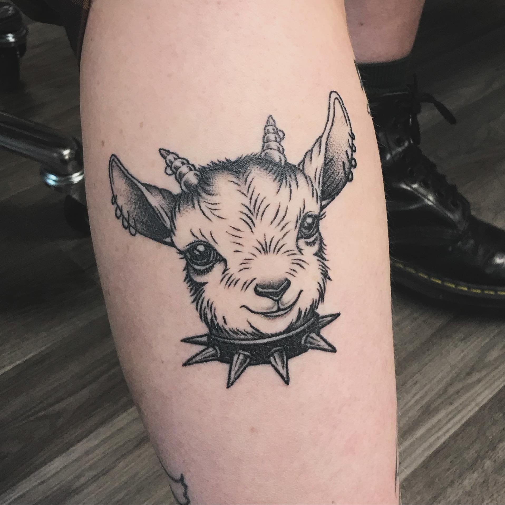 Healed lil goth goat for @mwins666 🐐 
Original art by @an_anast_tattoo 🖤

#melbournetattoo #tattooflash #dynamicink #healedtattoo #calftattoo #blackinktattoo #melbournetattooist