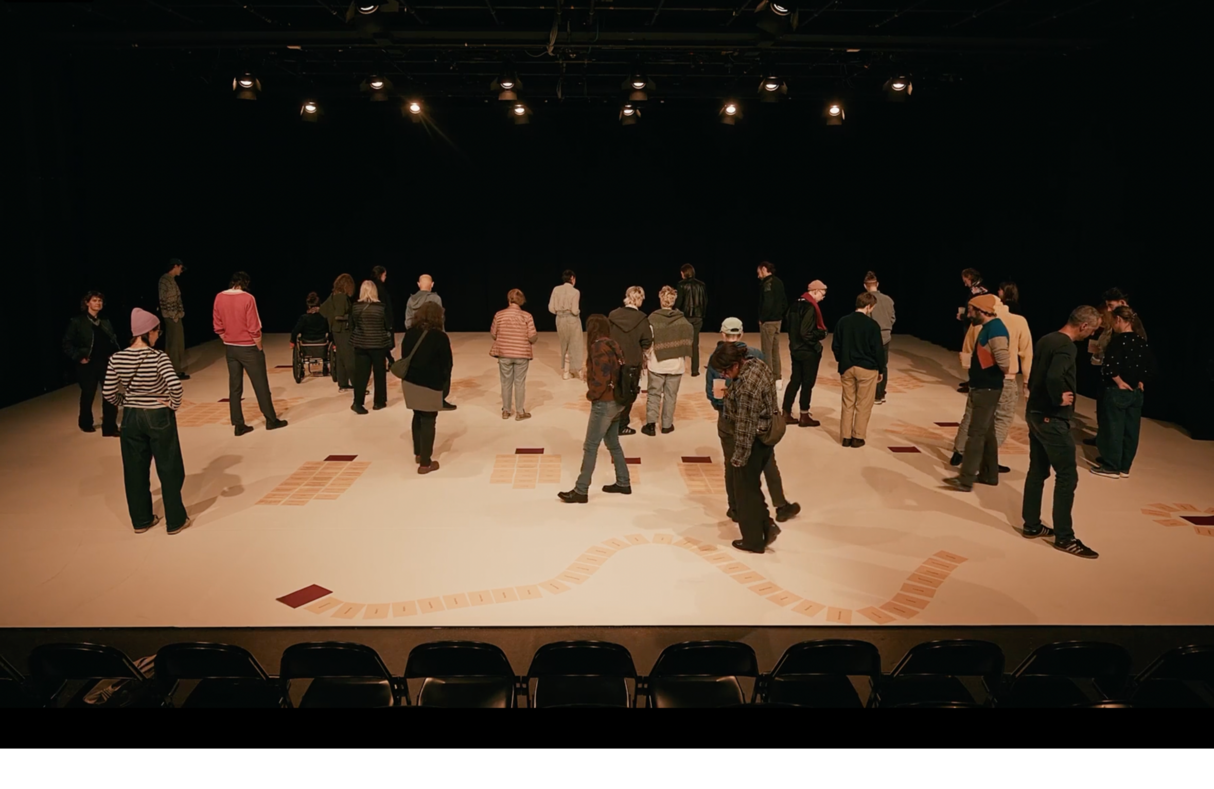 A format for thinking about the future. Review by Charlotta Ruth