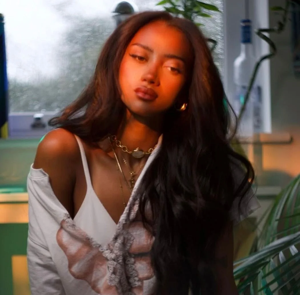 Friday’s Live Music! Ellie Allen Performs!