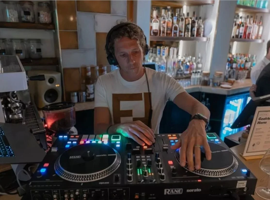 Sunday Sessions (DJ Michael French)