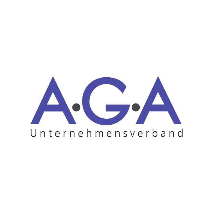 Logo des AGA Unternehmensverbands mit blauen Buchstaben und schwarzen Punkten, darunter der Schriftzug 'Unternehmensverband'. - Referenz Christian-Arne de Groot