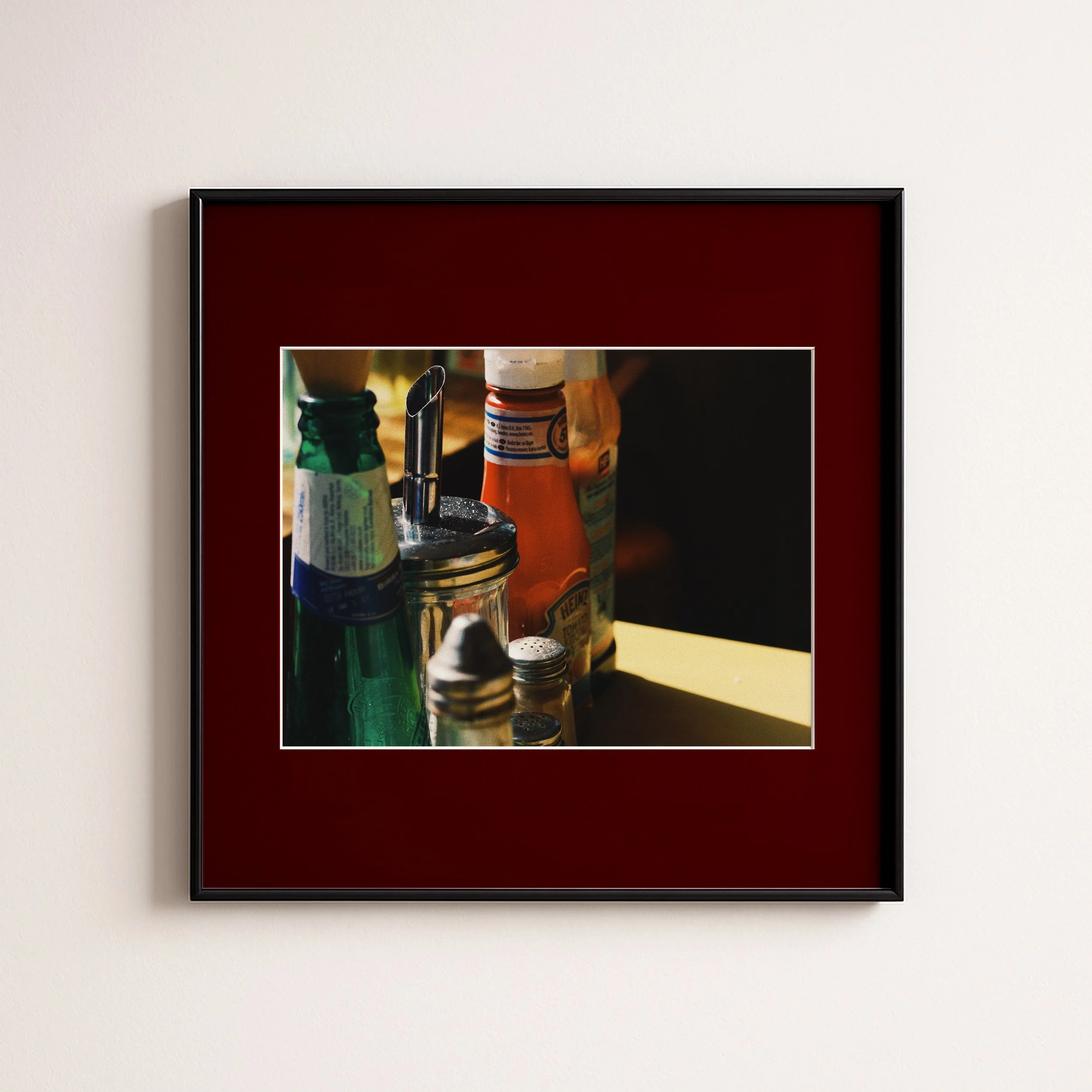 LONDON CAFE COLOUR MAROON .jpg