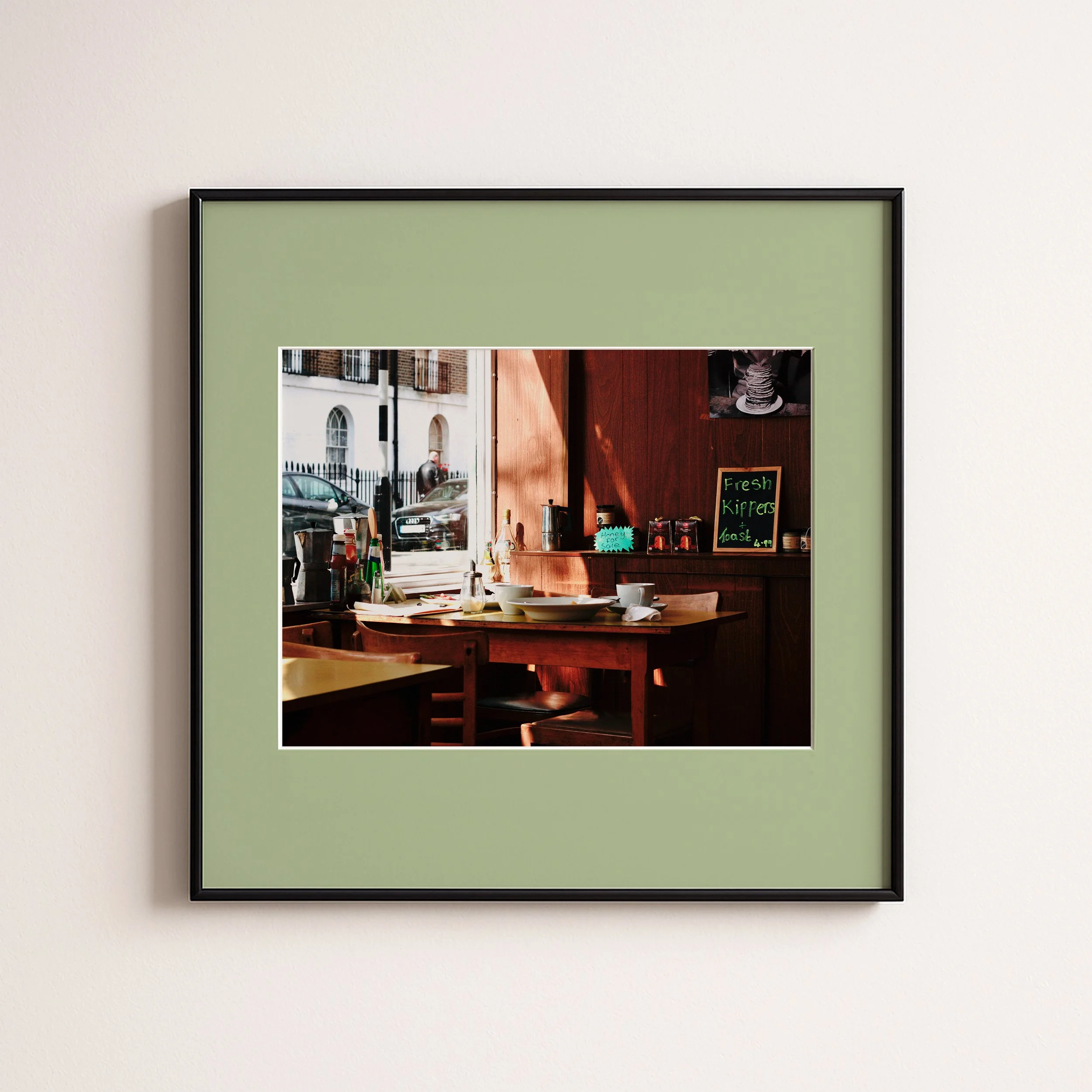 LONDON CAFF LIGHT GREEN .jpg