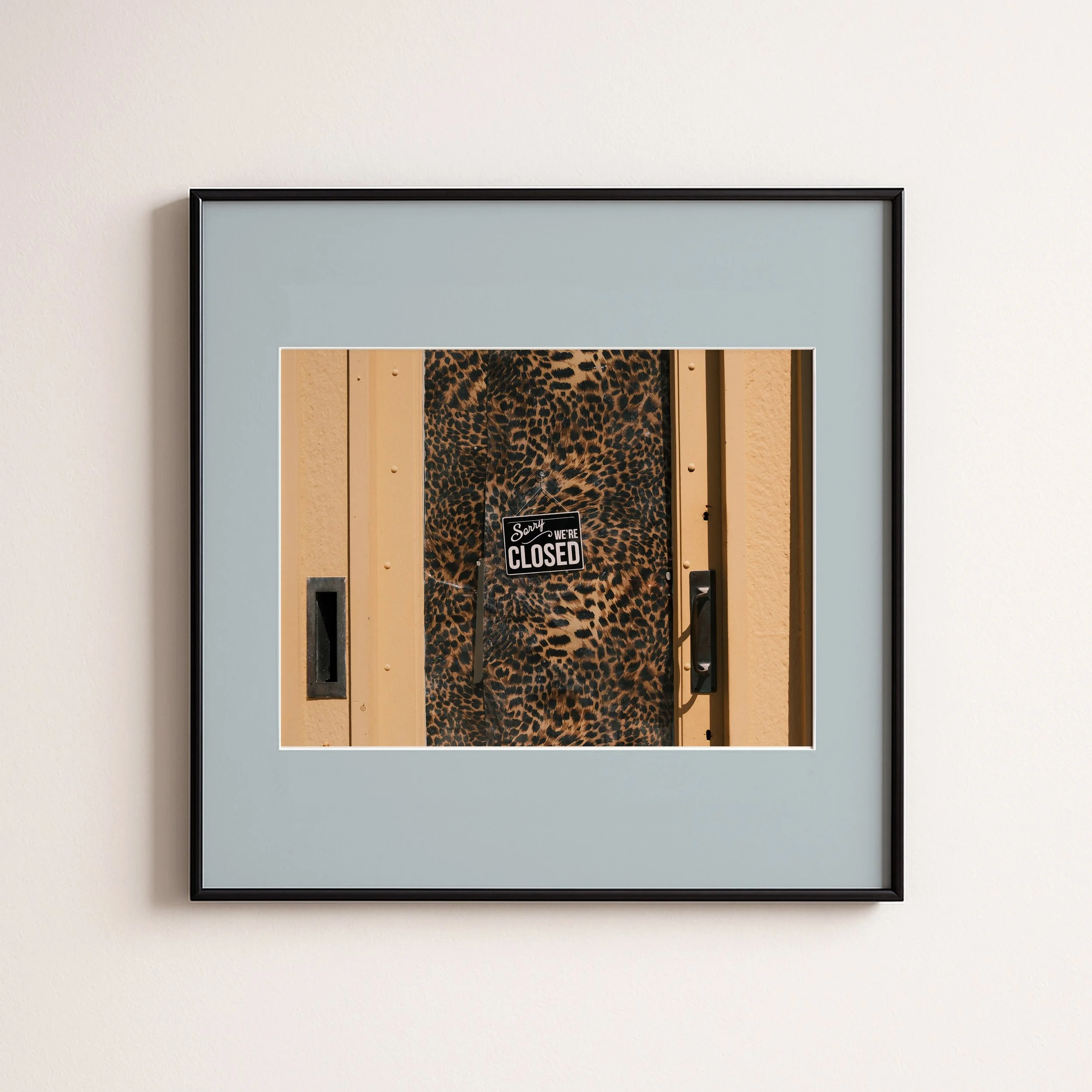 LEOPARD PRINT CLOSED BLUE .jpg