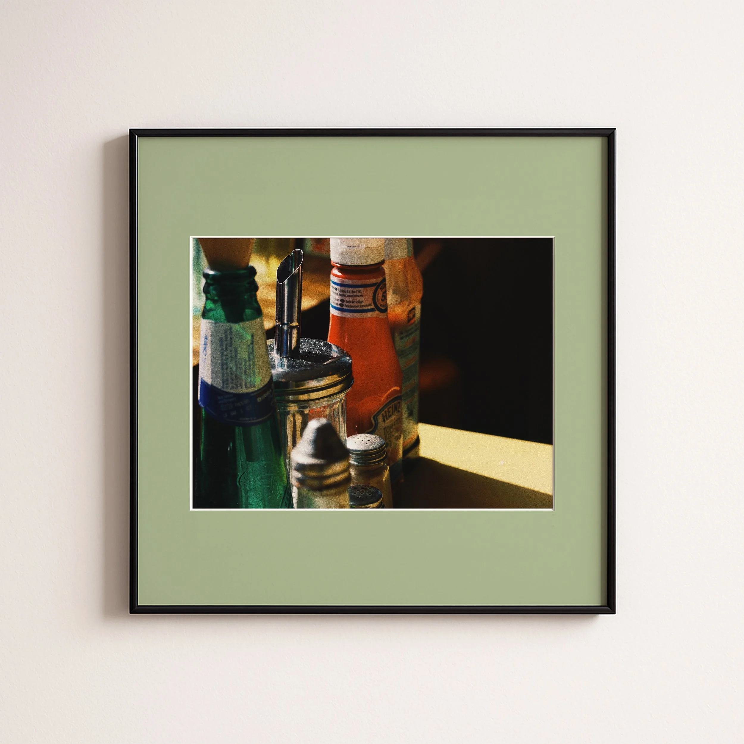 LONDON CAFE COLOUR GREEN.jpg