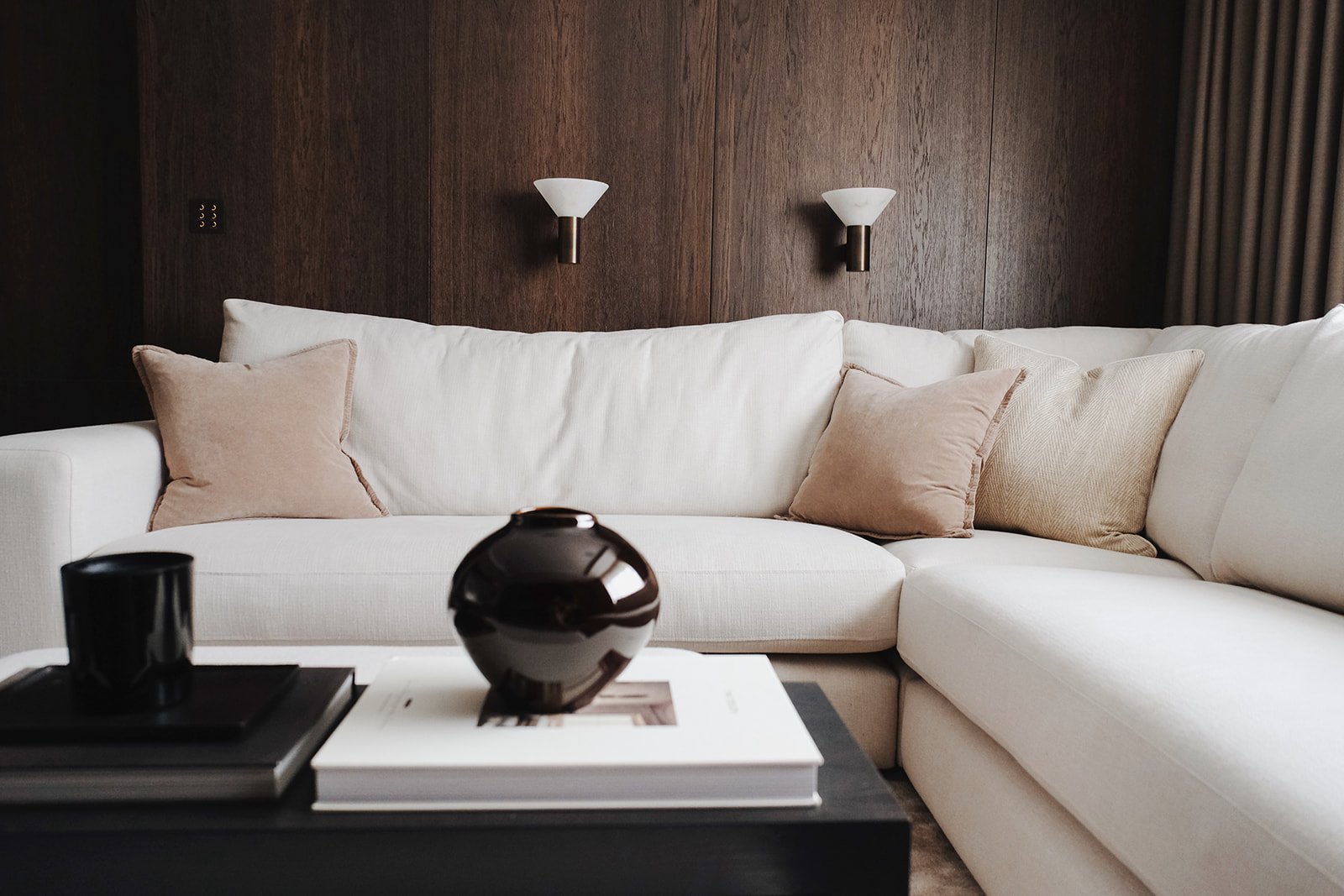 Emma_Lavelle_Holt_Living_Shoot2_7.jpeg