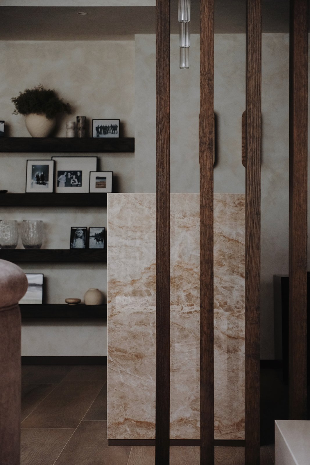 Emma_Lavelle_Holt_Living_Shoot2_35.jpeg