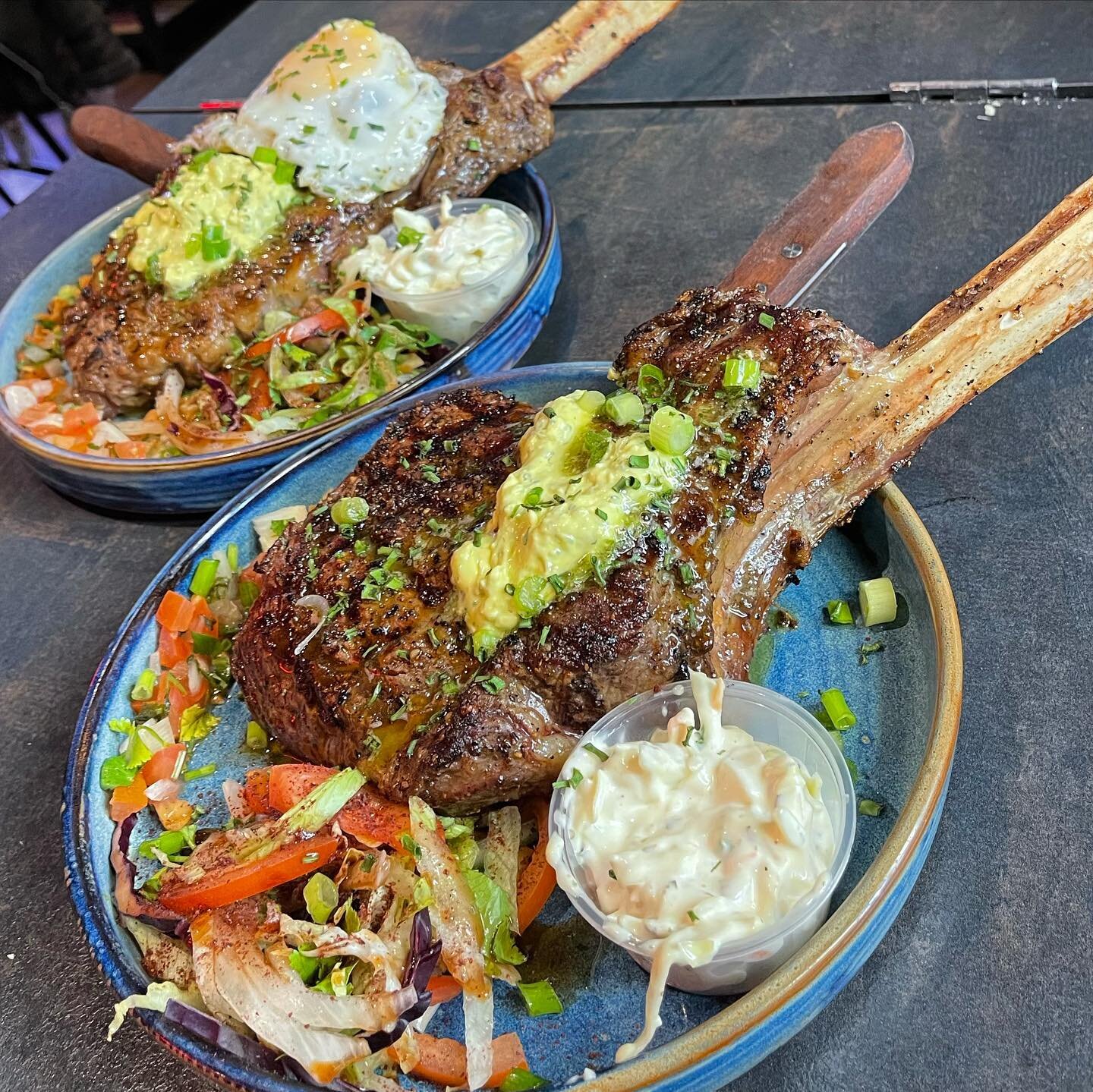 Mr &amp; Mrs steaks cooked to perfectionnnnn. No words needed 🤩 #brontosaurus #steakporn #sundaysteaks