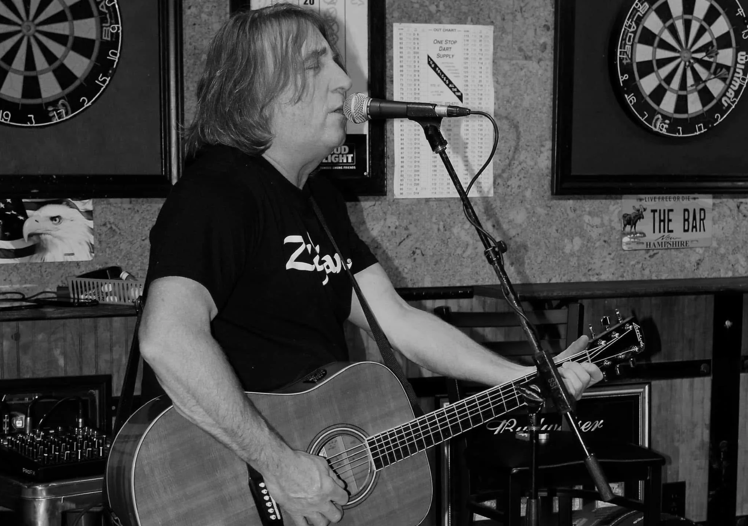 Live Music With MATT LUNEAU