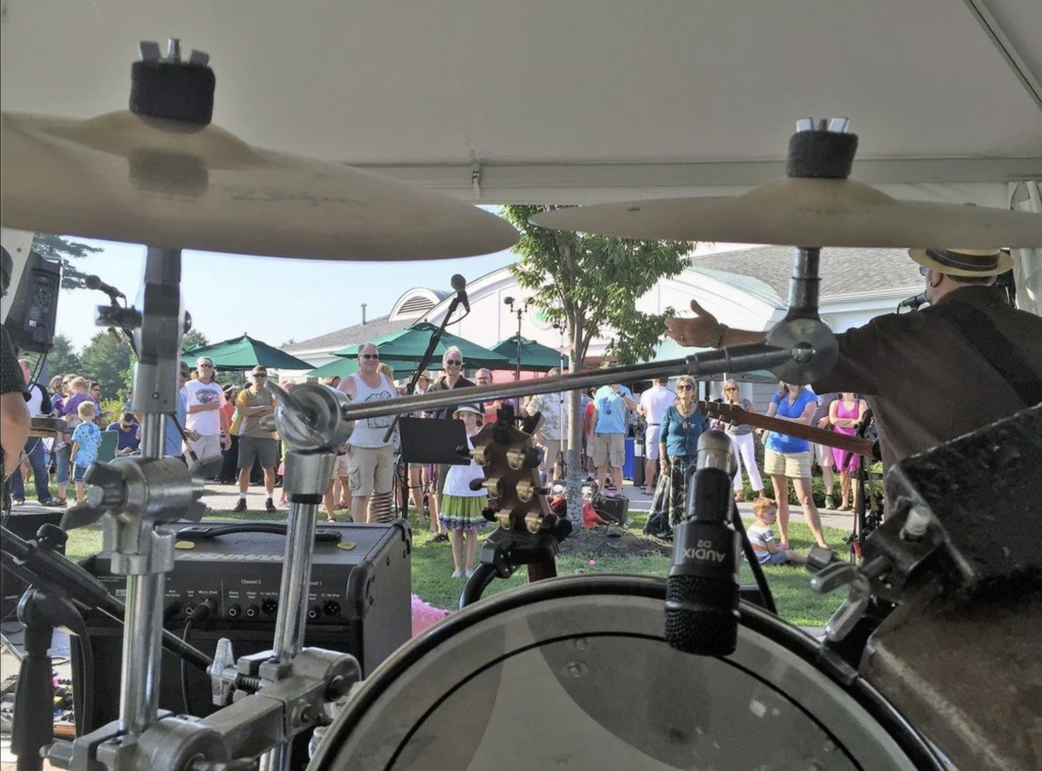Live Music with TRUFFLE