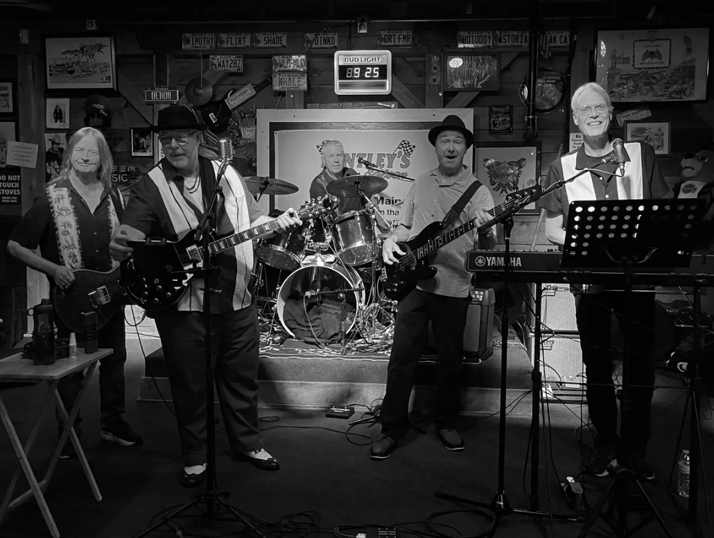Live Music with ROADHOUSE RHYTHM &amp; BLUES