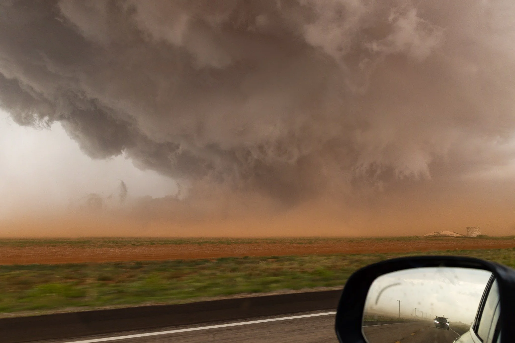 Don't always follow the car in front, particularly if it's mine. Tracking a wedge tornado in Texas, June 2025.
.
.
.
#tornado #twister #stormchasing #thunderstorm #weatherphotography #severeweather #naturephotography #yourshotphotographer #photoofthe