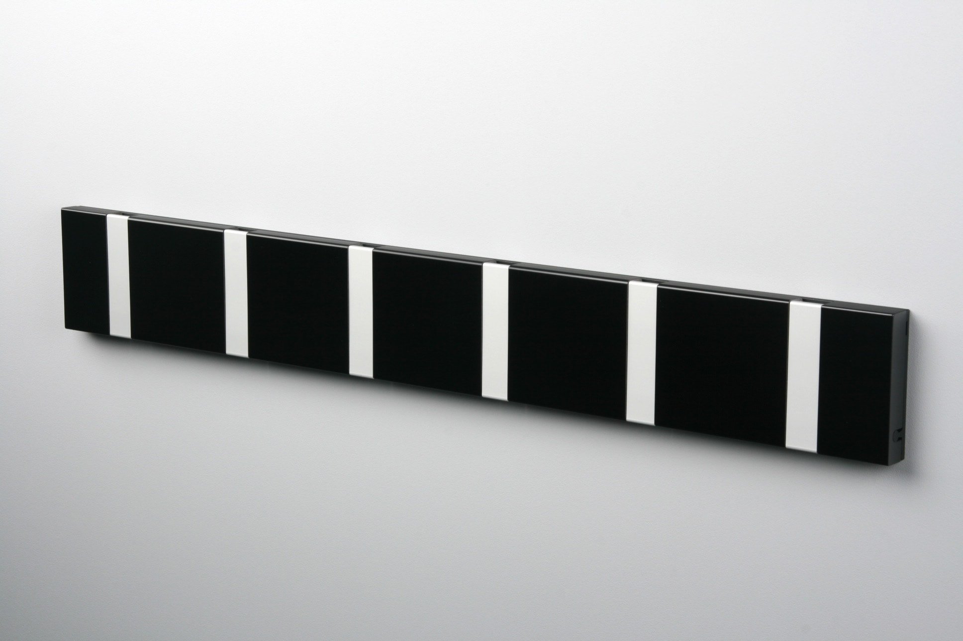 Schwarz lackiert Garderobenhakenleiste 6 schwarze Metallhaken - KNAX by LoCa