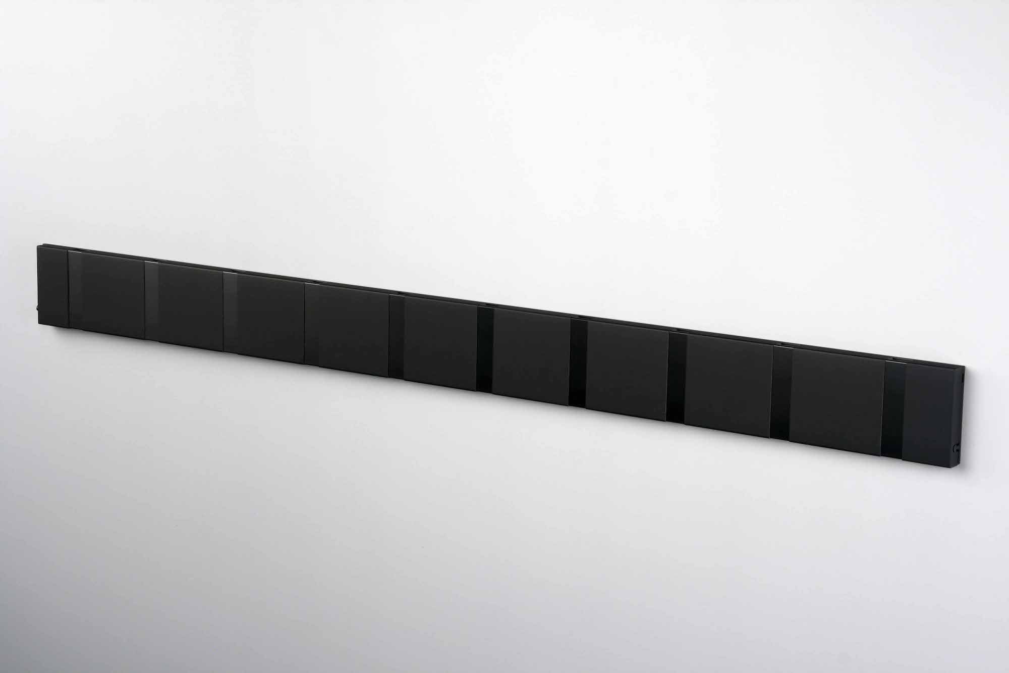 Blød sort knagerække 10 sorte metalkroge - KNAX by LoCa