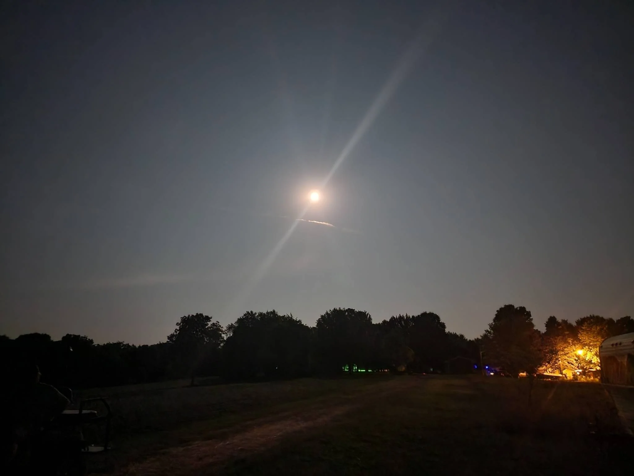 moon.jpg