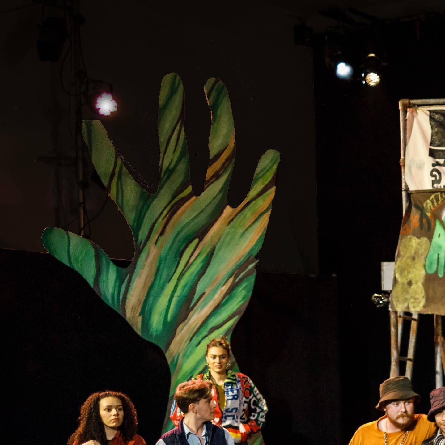 As You Like It 
🌲🪩🎙️🌈🕺🏻

Directed by Katie Bonna
Assistant Directors : @danielpreciado @monicasilkenas 
Costume Design: @zoengjifaan 
Lighting Design: zivabucer 
Set Design: Chen Chen
📸 Ed Felton