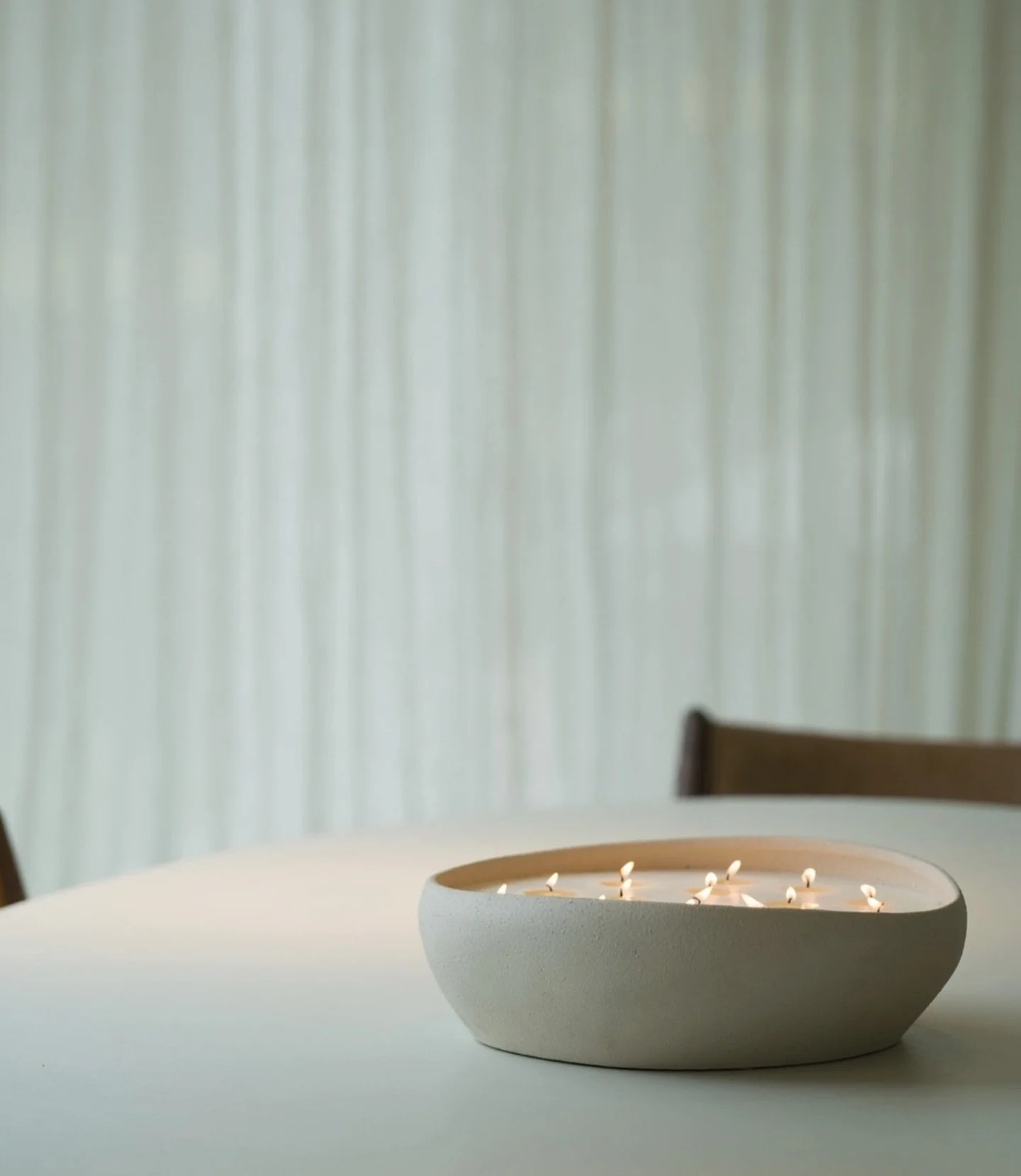 𝐏𝐭. DOTEKI&ndash; de natureza em movimento.

Quatro elementos moldados pelas for&ccedil;as da natureza.
Quatro hist&oacute;rias preservadas em cera e cer&acirc;mica.
Quatro cores inspiradas na pr&oacute;pria terra.

𝐄𝐧. DOTEKI &ndash; of a moving