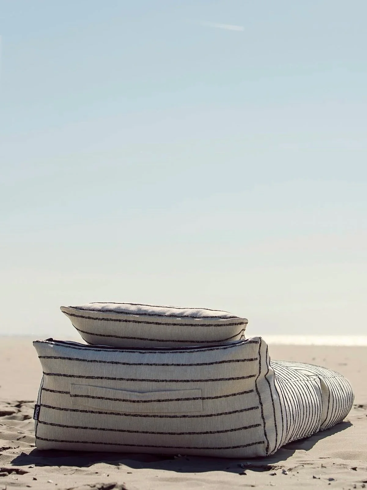 PT. ⛱️ Mar, praia, floresta, varanda, terra&ccedil;o ou jardim&hellip;
o BRYCK loungebed adapta-se a qualquer ambiente, no interior ou exterior.

Com um gesto simples, abre-se e transforma o espa&ccedil;o num ref&uacute;gio de conforto e sofistica&cc