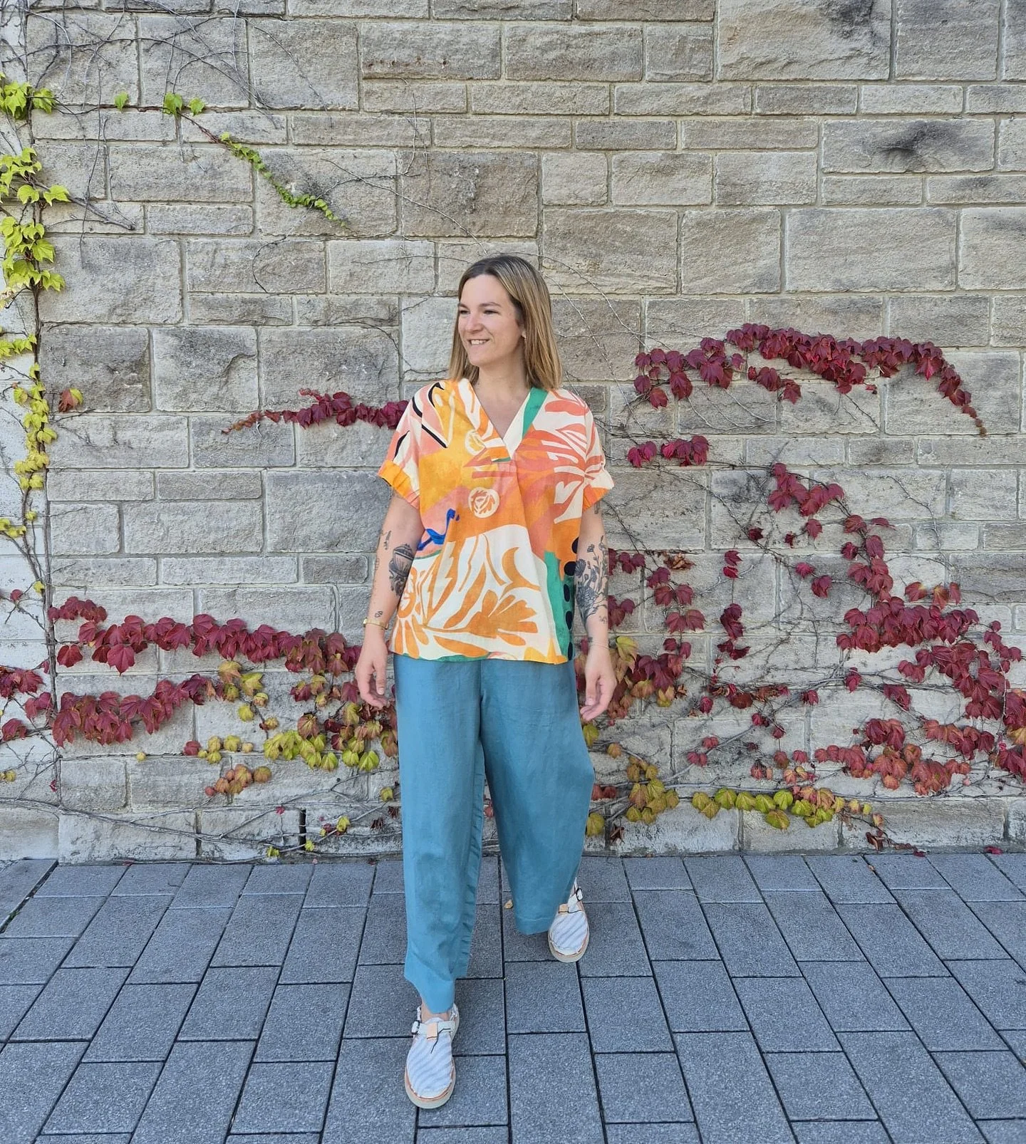 So ein leichtes Sommeroutfit 🌞💥 perfekt f&uuml;r die aktuellen Temperaturen. 
.
.
.
Bluse 159,00 -20%
Hose 105,00 -20%
Sandalen 129,00 -30%
.
.
.
#jacwuerzburg #justactcollective #fairfashionwürzburg #fairfashionootd #sustainablefashion #fairemode