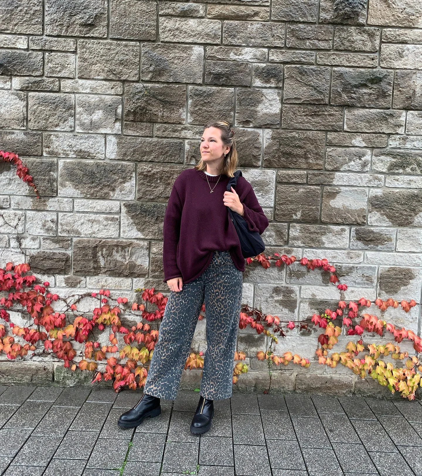 Guten Morgen neue Woche. 
Kate zeigt Euch heute ein Outfit ganz im Motto der diesj&auml;hrigen #behindtheseams Kampagne von Gots. Danke das wir ein Teil davon sein d&uuml;rfen. 
Worum es genau geht, zeigen wir Euch in den Storys. 
Fakt ist, das der w