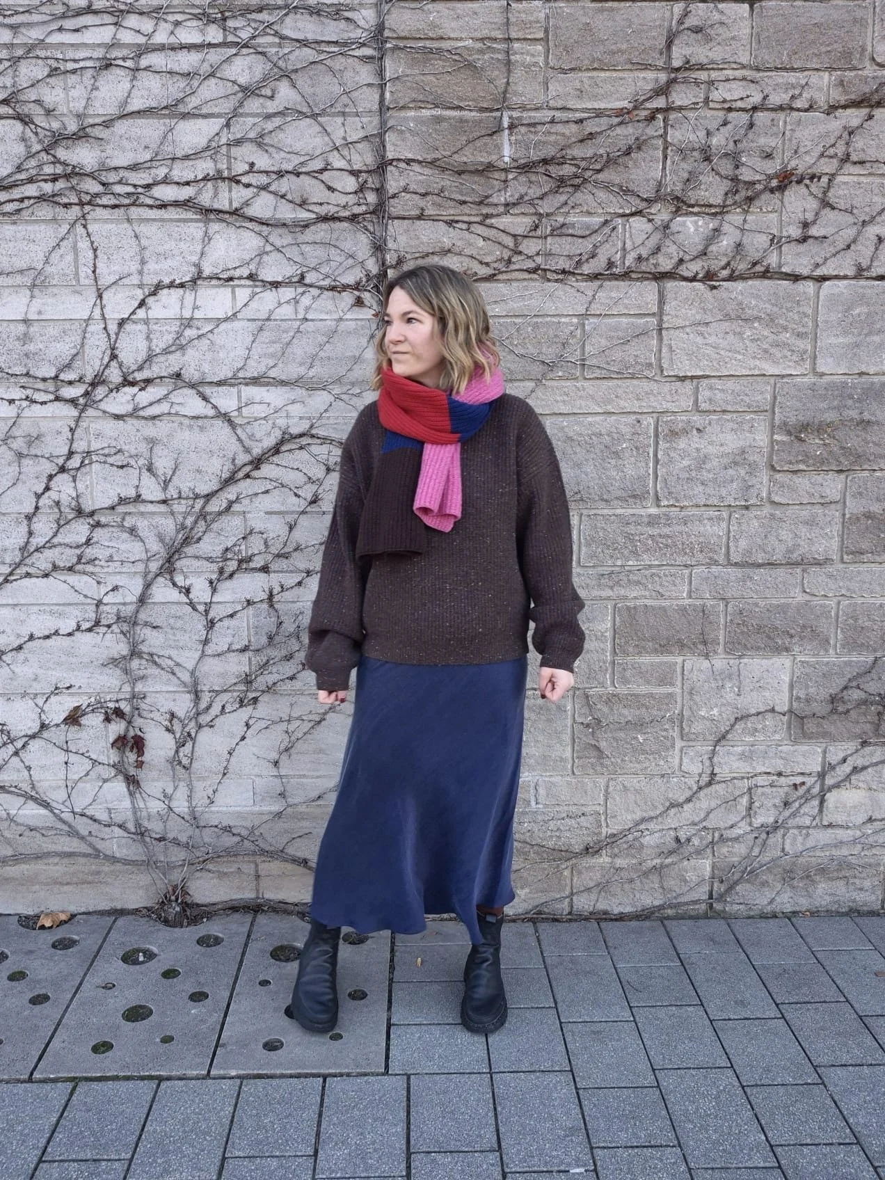 Ganz sch&ouml;n kalt in W&uuml;rzburg. Damit ihr zwischen den Jahren nicht frieren m&uuml;sst, haben wir f&uuml;r Euch ge&ouml;ffnet und schon ein paar unserer Teilchen f&uuml;r Euch reduziert. 
.
.
.
Schal 89,90 -20%
Pullover 150,00
Rock 159,90
Stru