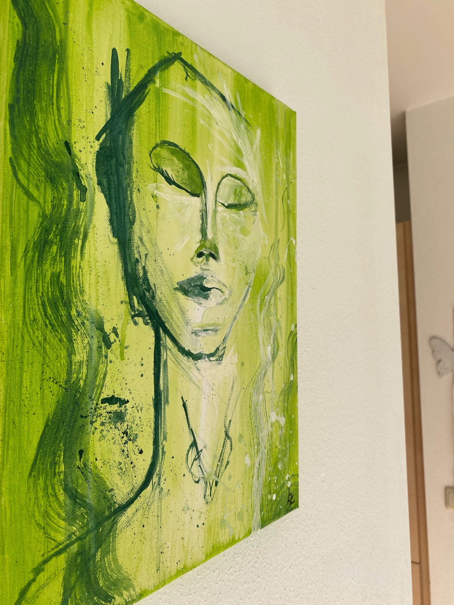 Acrylfarbe_green_side_left.jpg