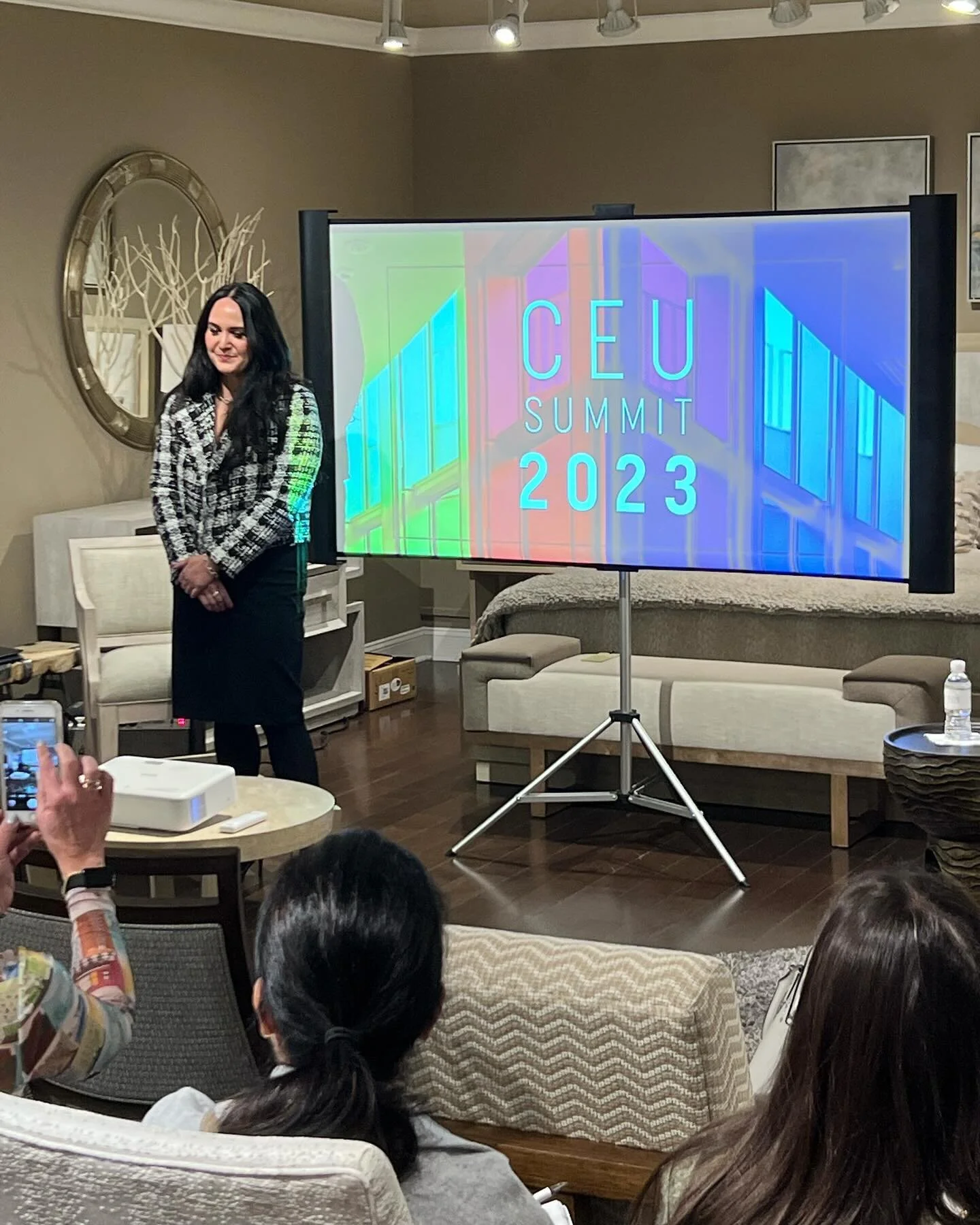 Thank you @asidnymetro for the opportunity to speak to a wonderful group of #ineriordesigners today! Thank you for the questions and interaction. Great to see @luannnigara and others! If anyone is looking for my Checklist for Design Contracts please 