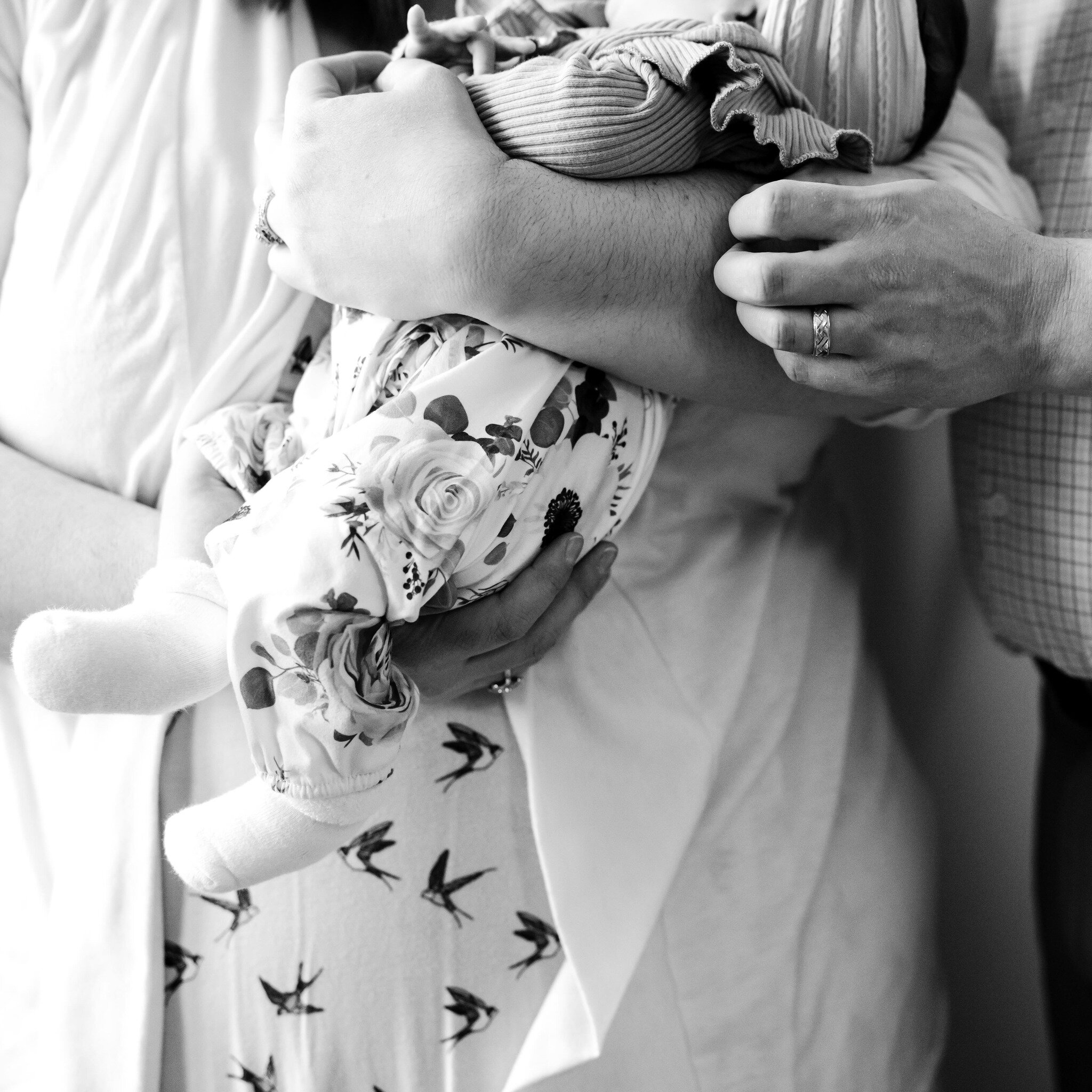 I love photographing hands. This is one of those photos where you can just FEEL this sweet moment. ❤️

🏷️: Delaware documentary family + portrait photographer #delawarephotographer #delawareportraitphotographer #delawarefamilyphotographer