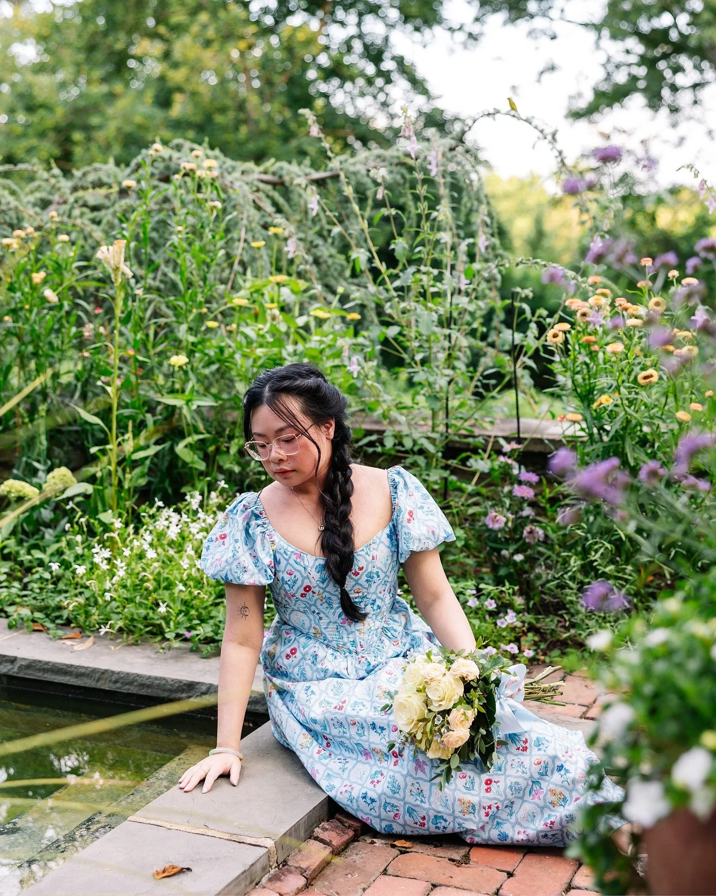 A very special portrait session for @homhomdi to celebrate her graduation. 🌿🌸✨

🏷️: Delaware photographer, Delaware portrait photographer, Pennsylvania photographer, Philly photographer #delawarephotographer #delawareportraitphotographer #phillyph