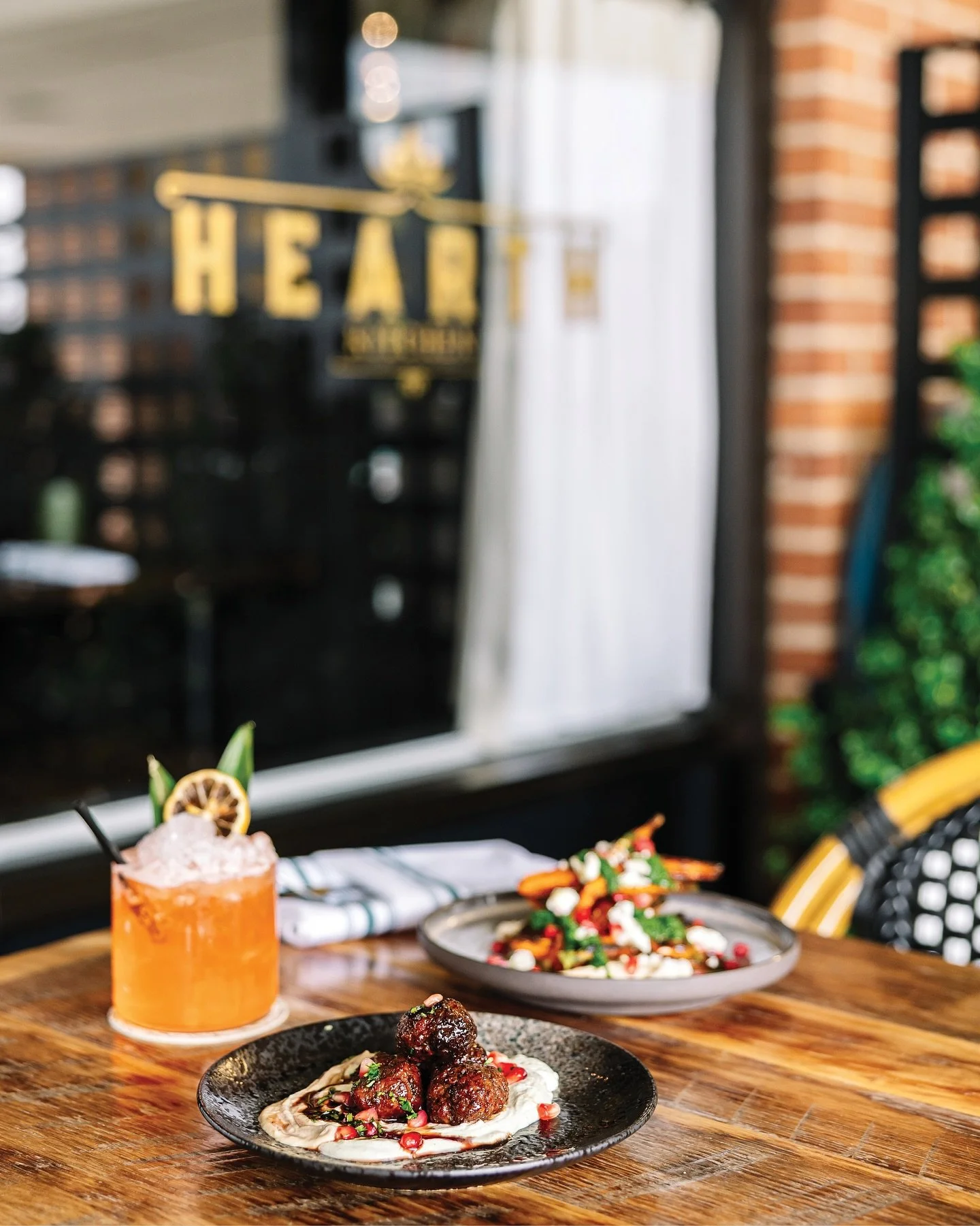 Hearth Kitchen for the August issue of Delaware Today Magazine. 🍽️🍸

📝: @smallwonderbigbites