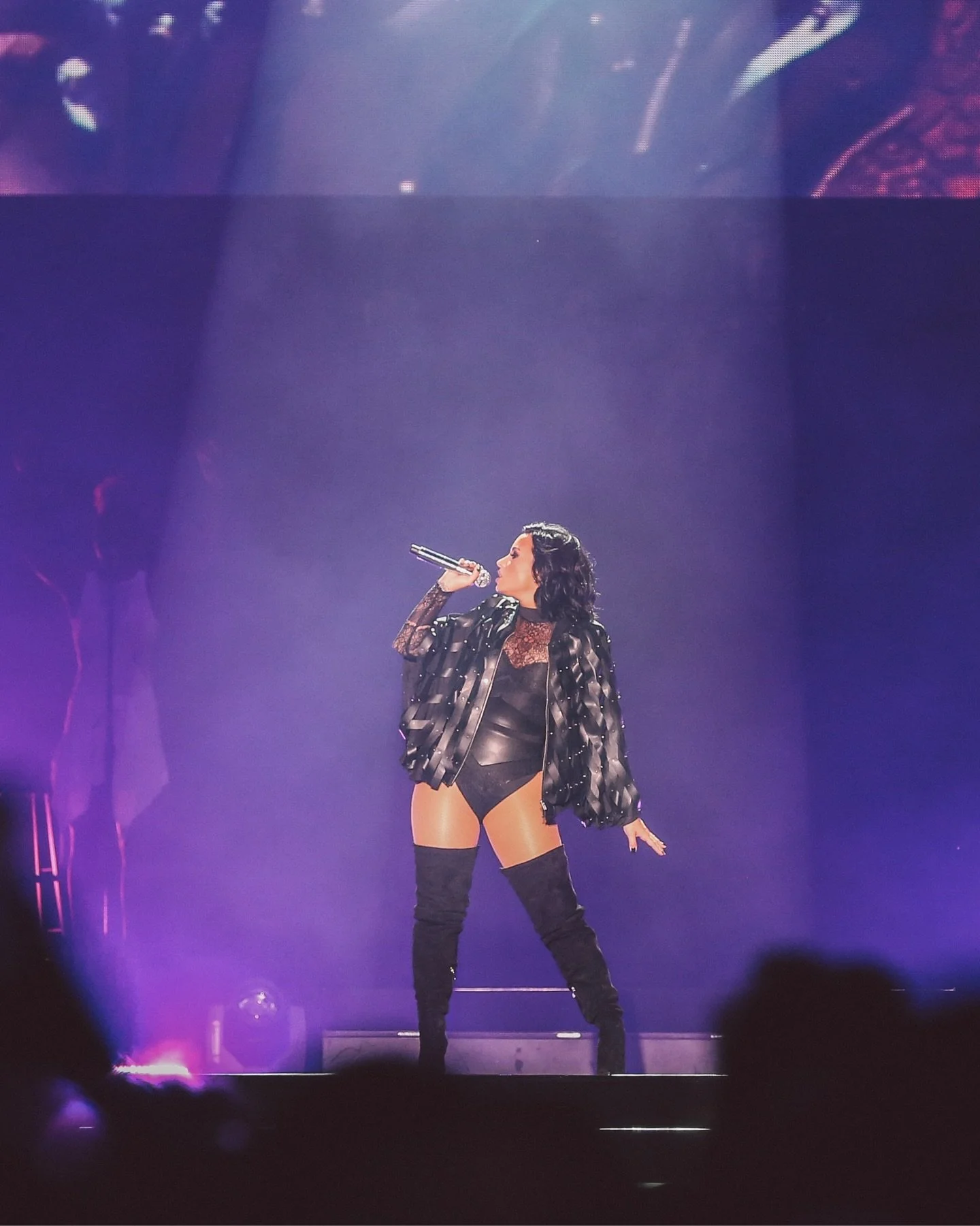 2016 trend, but make it when I used to do some reallllllly cool stuff edition? Any chance I get to combine my love for live music + photography is a dream come true. 

Should I revive my favorite old dream of mine? Hey Demi (@ddlovato), can I photogr