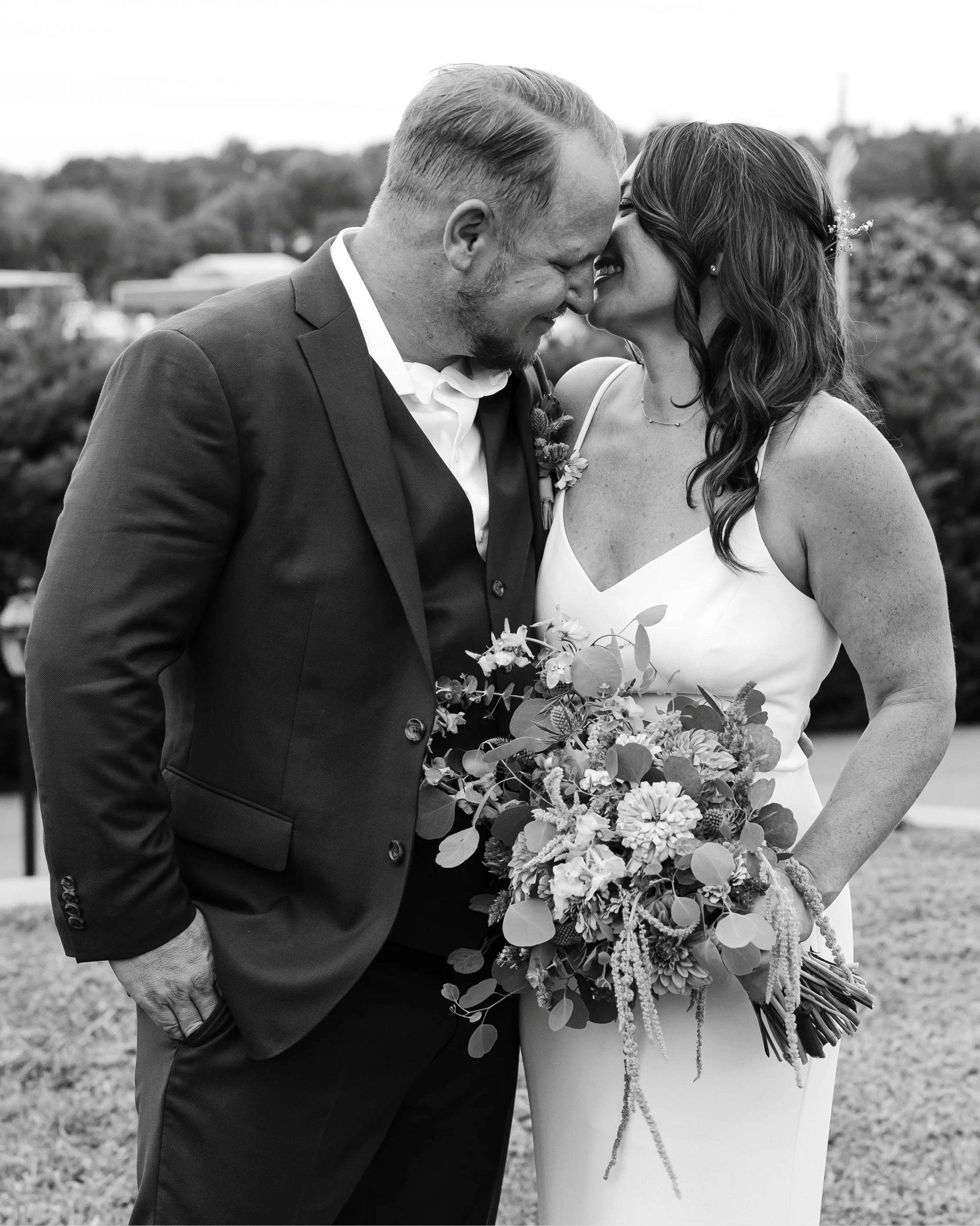 Getting married, eating a good meal, and partying with loved ones &ndash; that&rsquo;s exactly what Becky + Kyle did on their wedding day. No fluff.

📍: Deep Blue at Kitty Knight &ndash; Galena, Maryland
🏷️: Kitty Knight wedding, Galena Maryland we