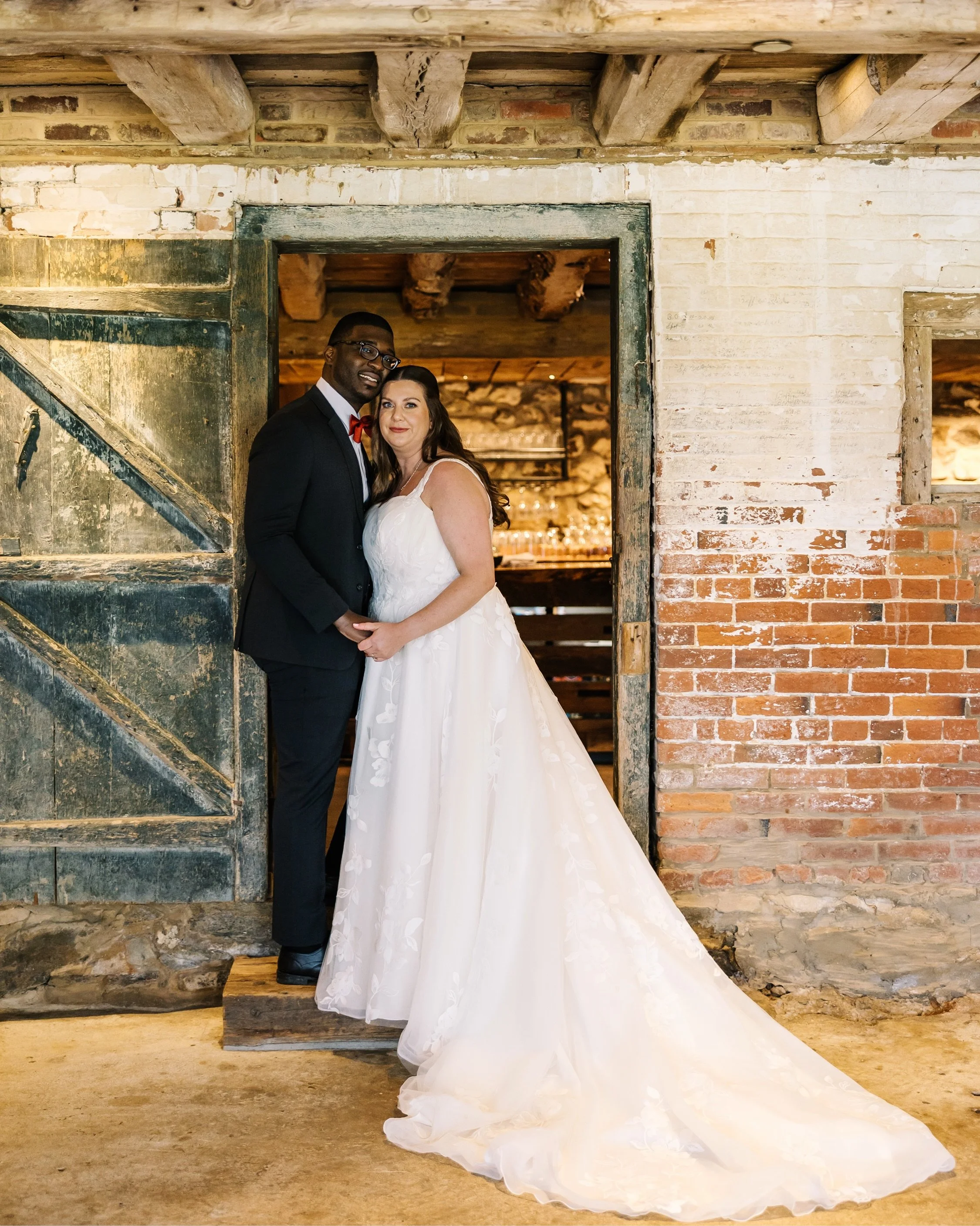 There&rsquo;s something extra special when people in your life ask you to photograph their wedding. I&rsquo;ve known Aaron for a while now and have had the pleasure to get to know Caroline over the years (and photograph them together a few times!)

I