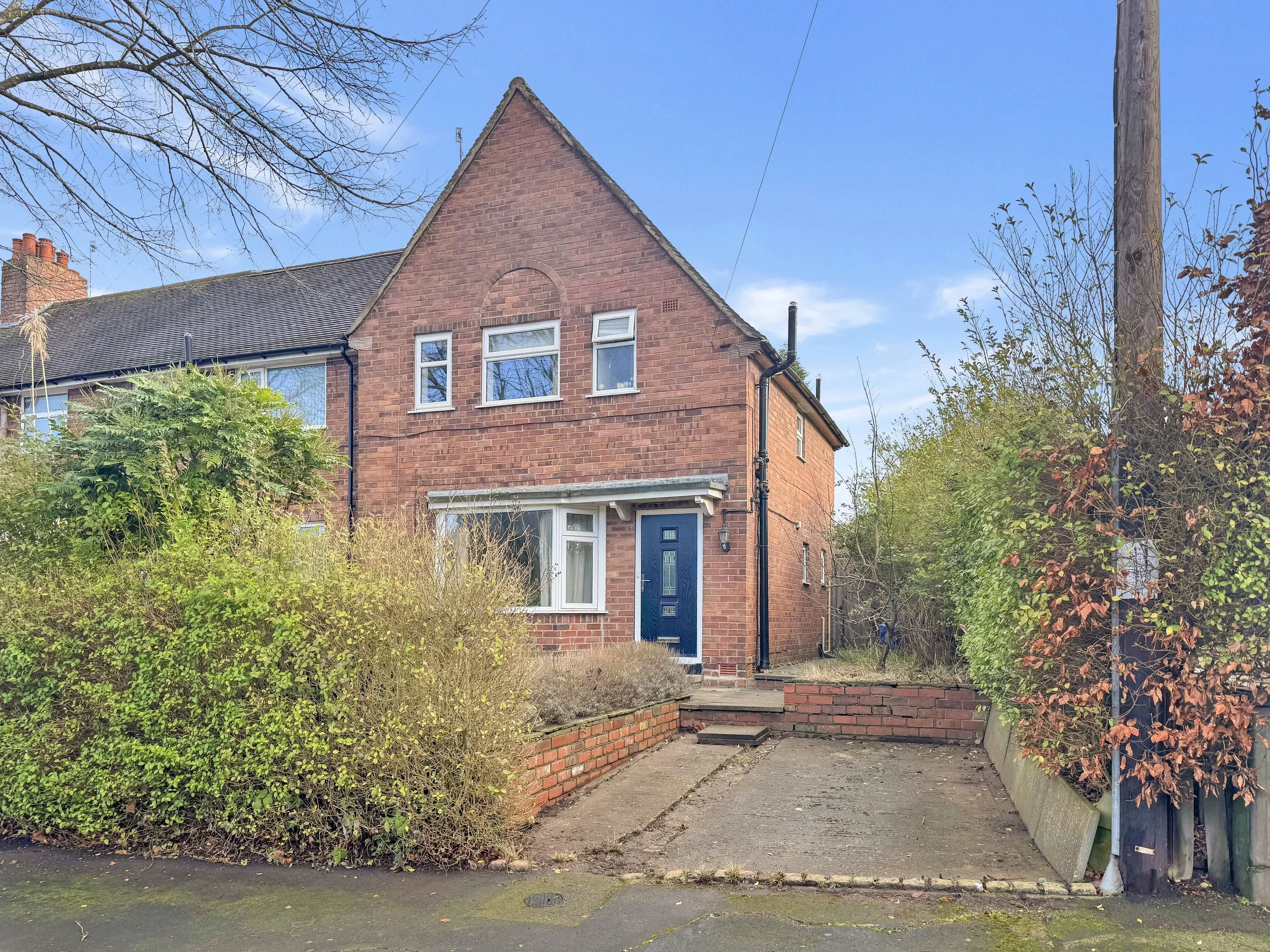 Three bedroom family home for sale on Orme Road, Newcastle-under-Lyme with driveway and front garden