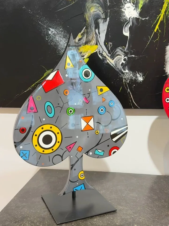 Une main de jeu presque parfaite... mais surtout unique ! ✨

Les &oelig;uvres de la semaine nous viennent de l&rsquo;artiste R&eacute;my Demestre. Nous avons re&ccedil;u ce superbe trio : le Pic, le C&oelig;ur et le Tr&egrave;fle &spades;️❤️&clubs;️
