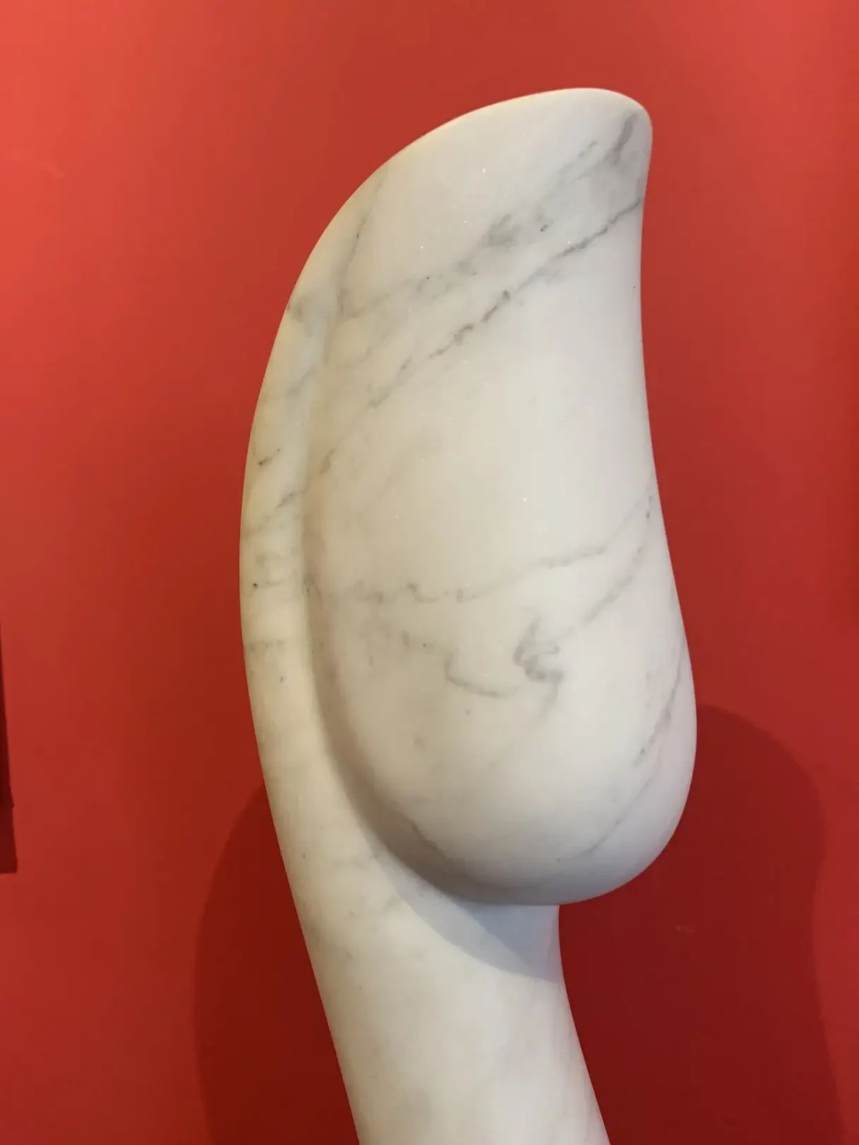 Sculpture en marbre de luxe de roland masson Galerie Graal Art Contemporain .webp