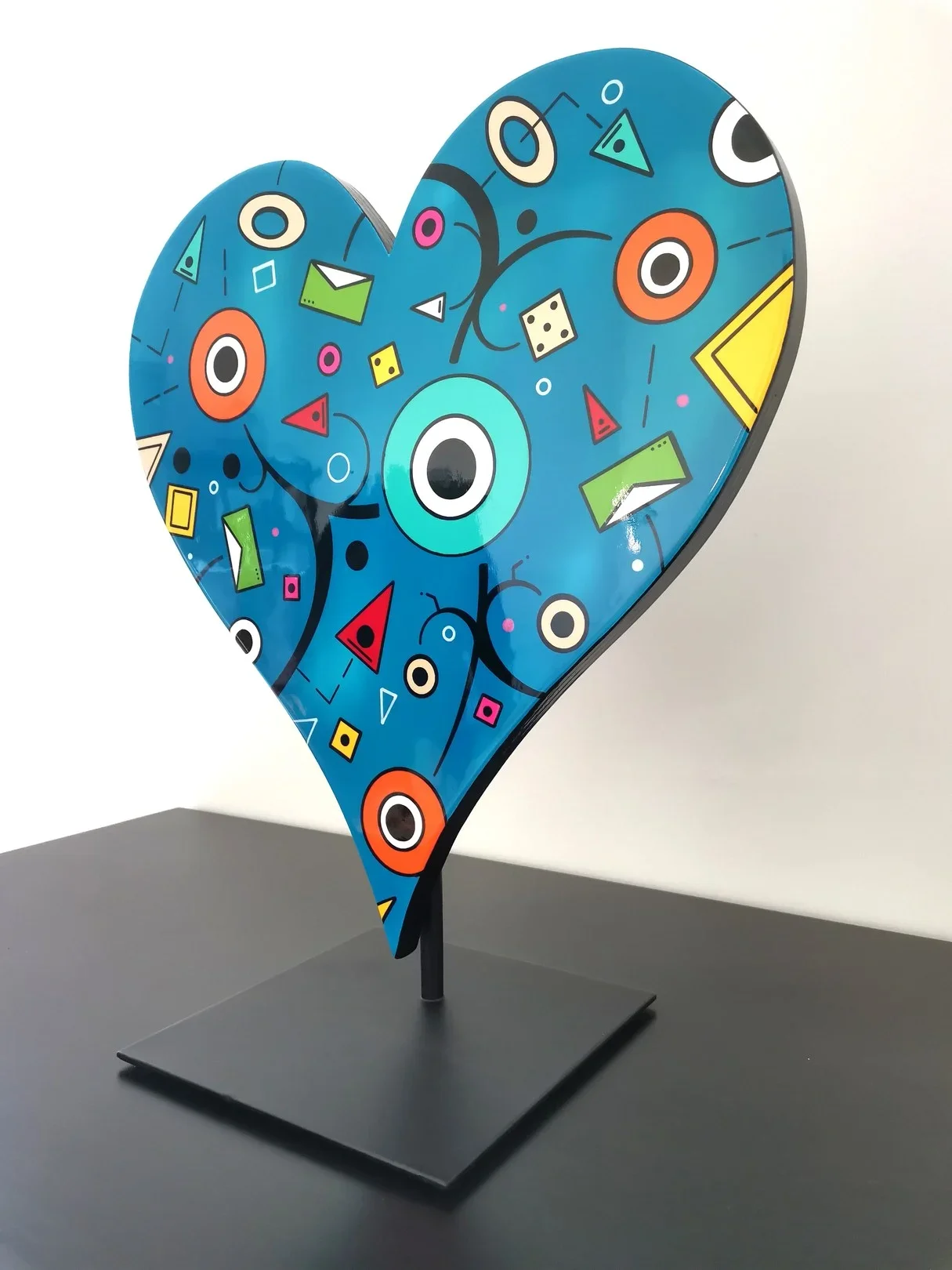 Sculpture en forme de coeur bleu de remy demestre Galerie Graal Art Contemporain .webp