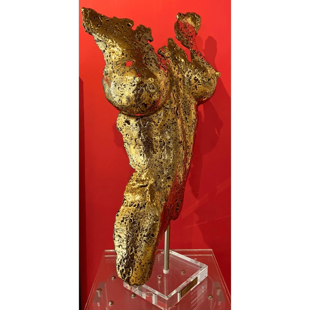 sculpture buste femme en or de alain mandon Galerie Graal .webp
