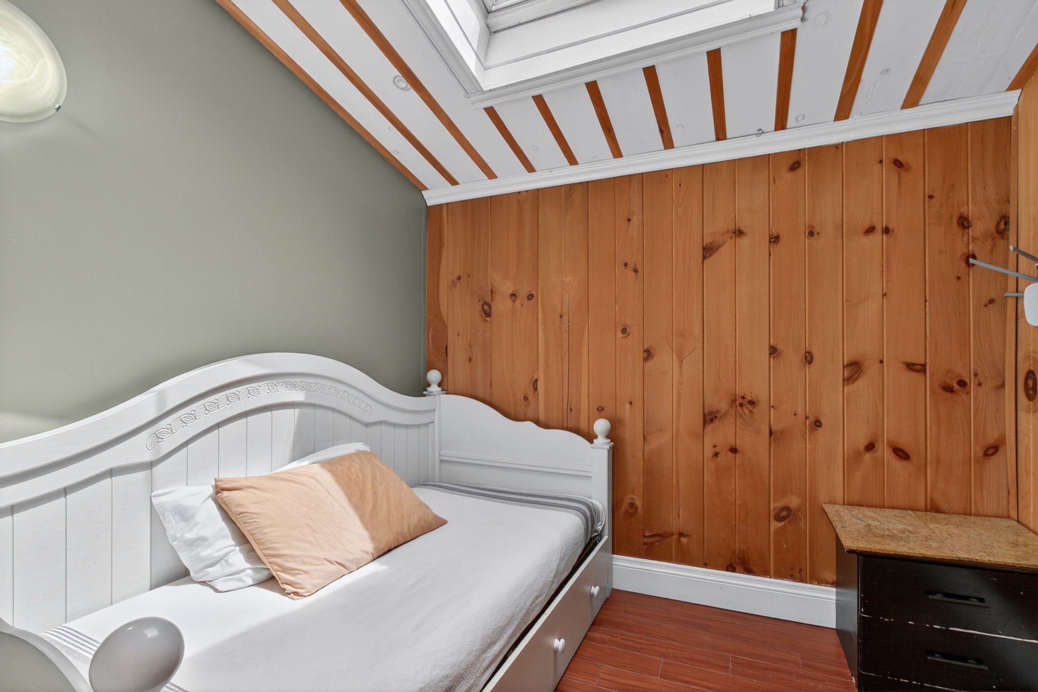 C 2nd Bed 72-web-or-mls-IMG_3739.jpg